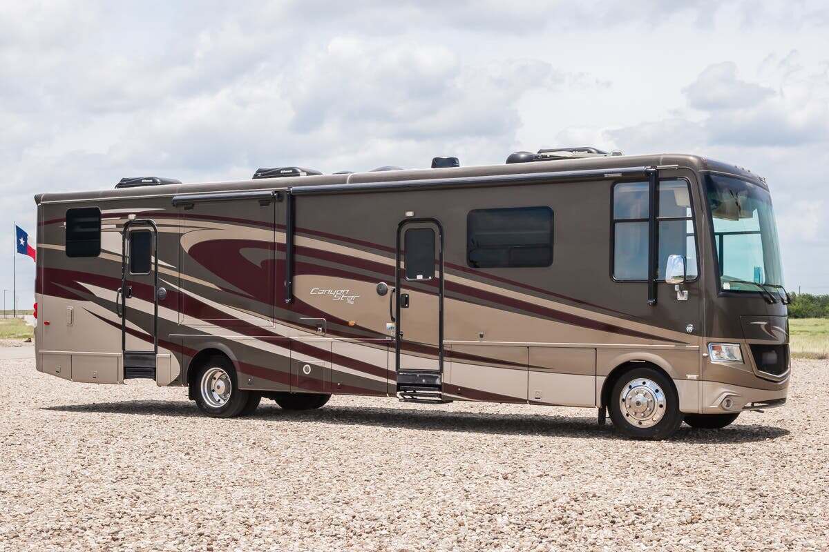 2015 Newmar Canyon Star 3921 in alvarado TX