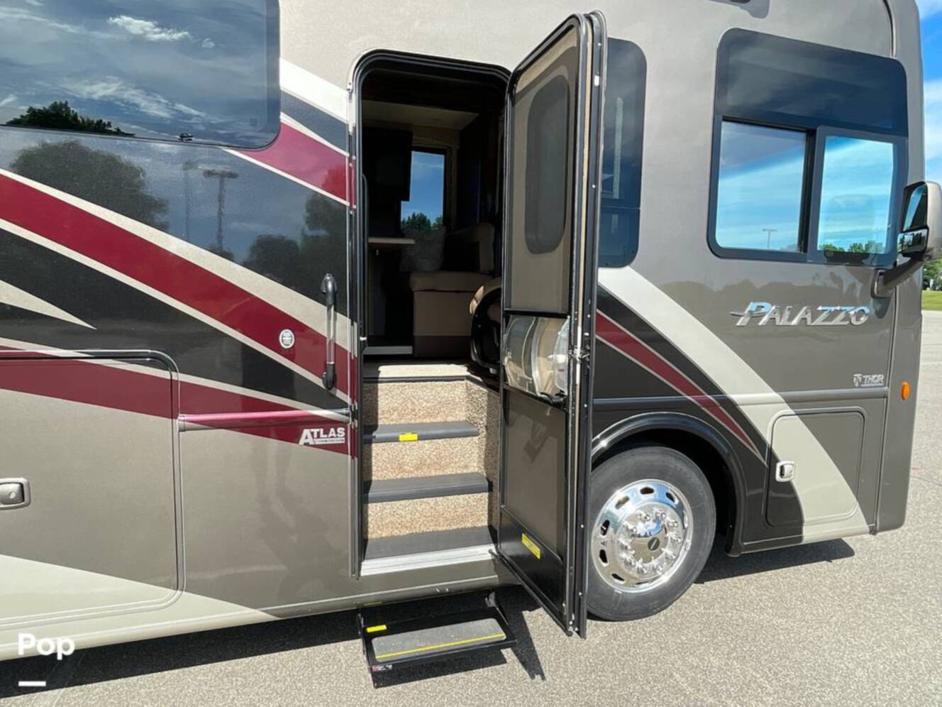 A photo of this 2019 Thor Motor Coach Palazzo 33.2