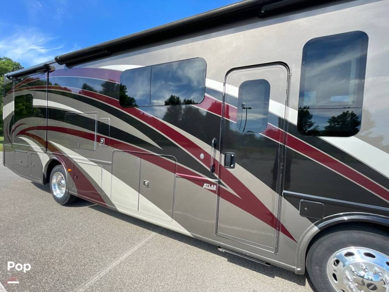 A photo of this 2019 Thor Motor Coach Palazzo 33.2