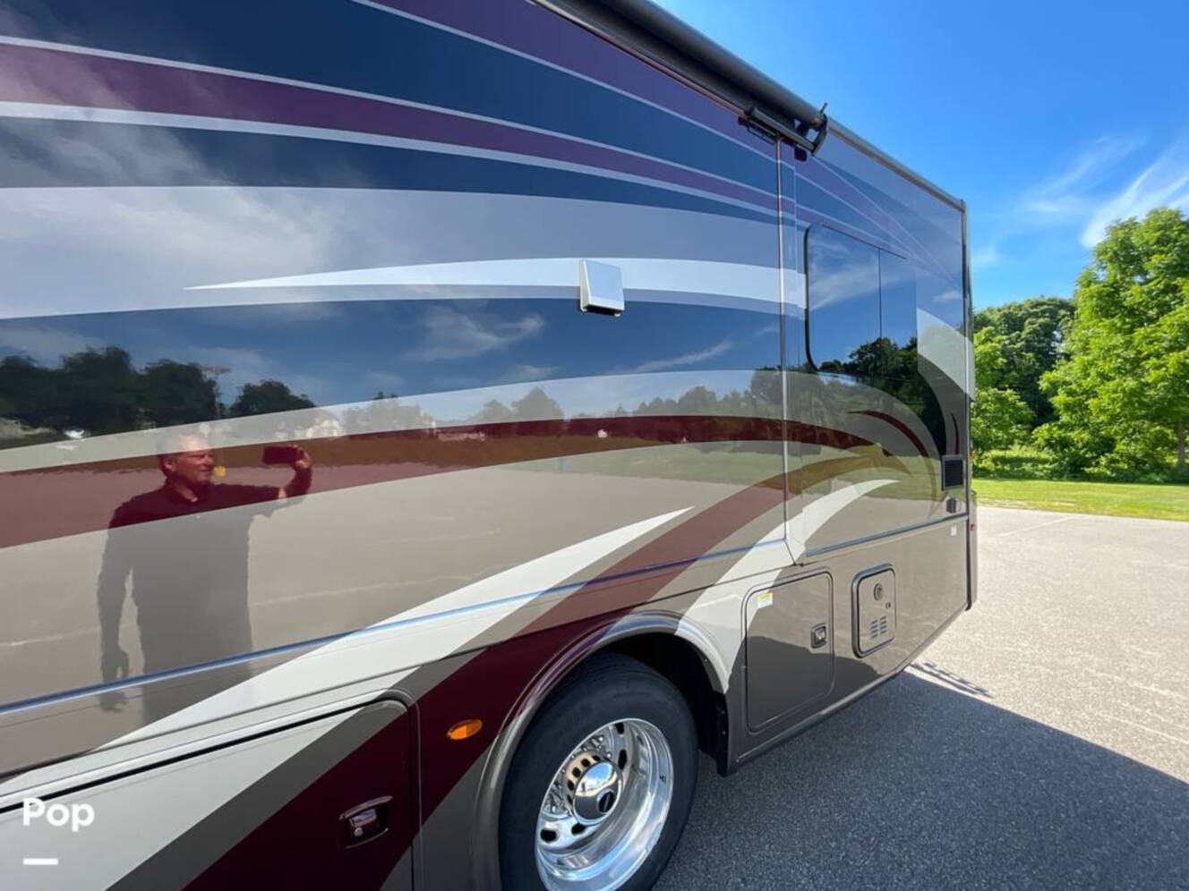 A photo of this 2019 Thor Motor Coach Palazzo 33.2