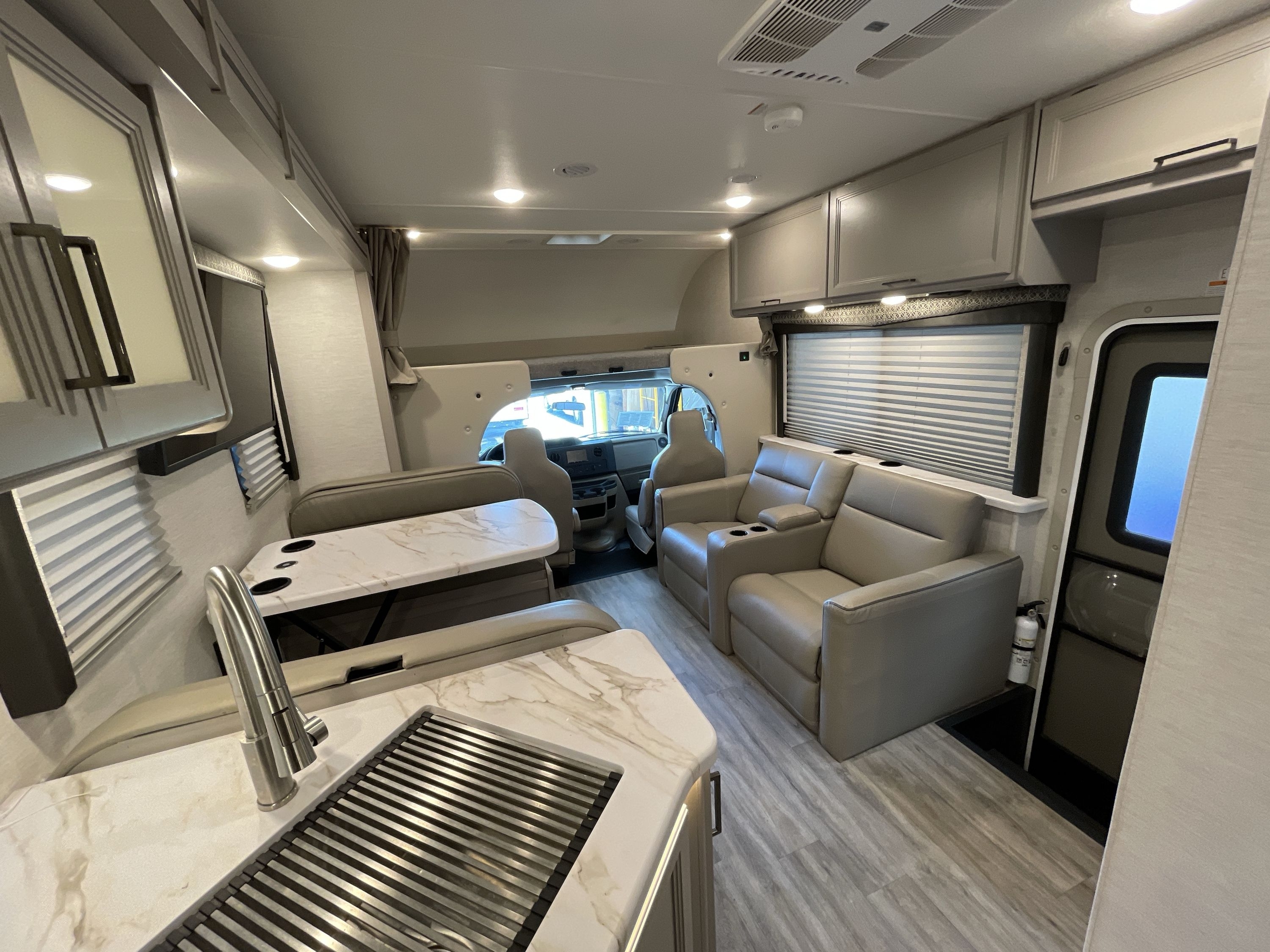 2024 Thor QUANTUM SE SE25C in deforest WI