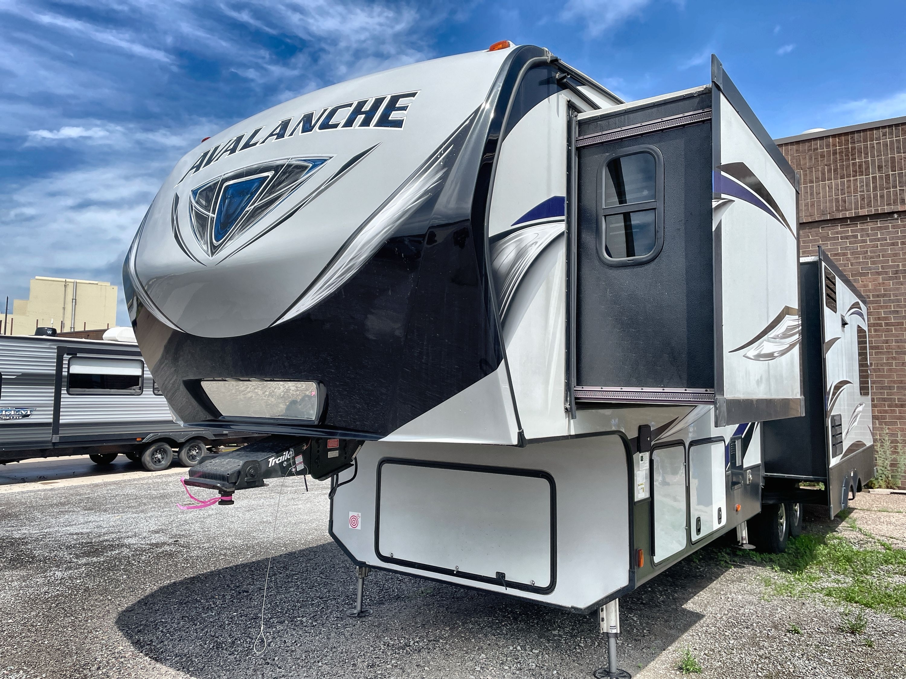 2018 Keystone AVALANCHE 300RE in rothschild WI