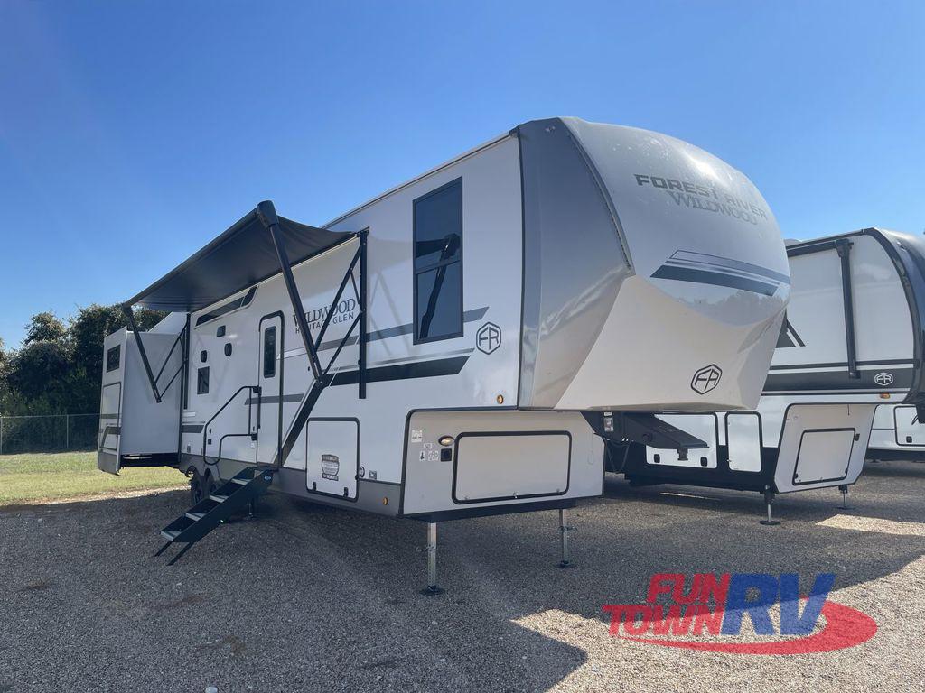 2026 Forest River Rv Wildwood Heritage Glen 356QB in corsicana TX