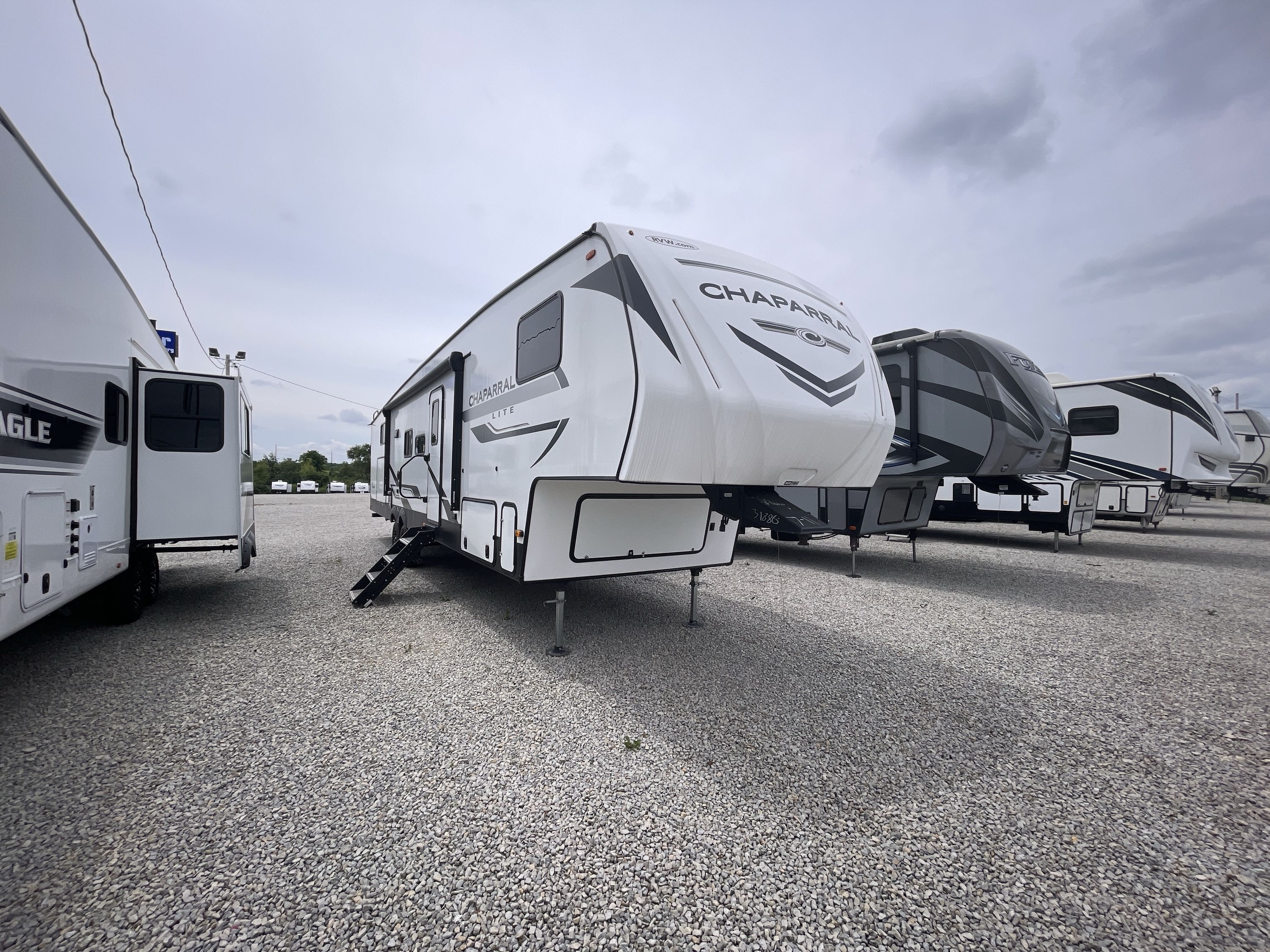 2025 Coachmen CHAPARRAL LITE 368TBH in piqua OH