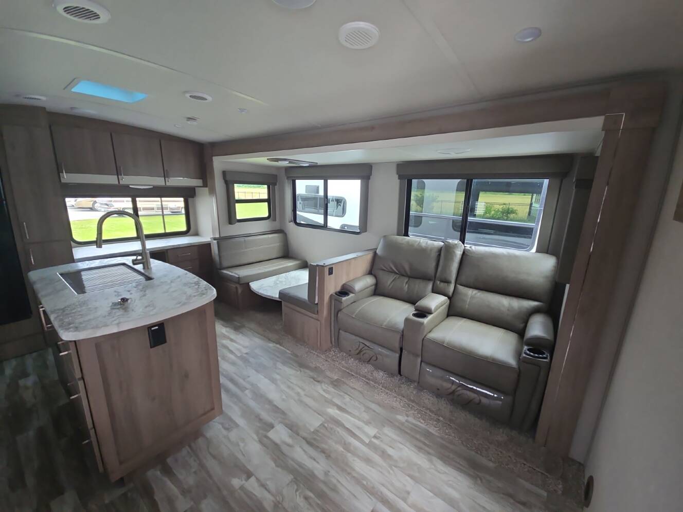 A photo of this 2022 Grand Design IMAGINE 2670MK