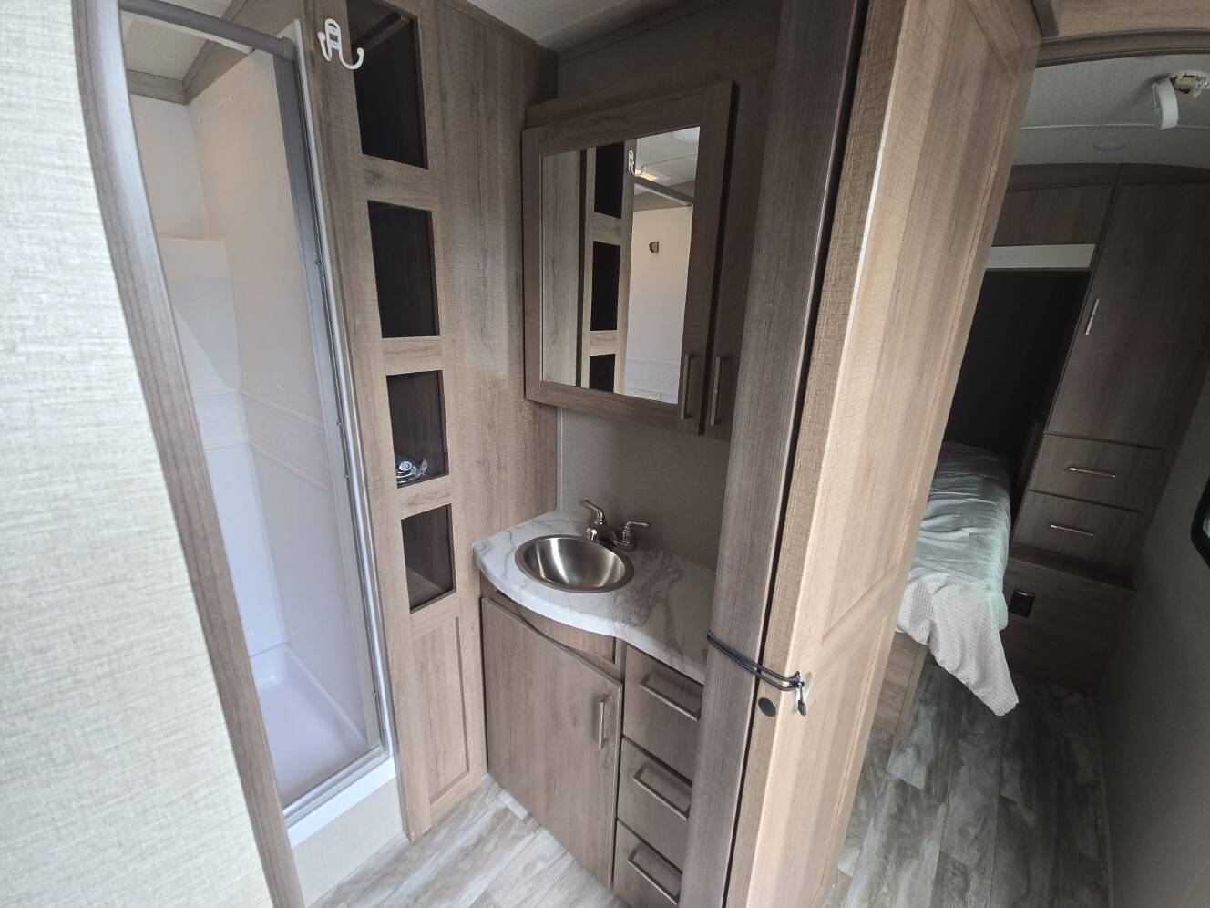 A photo of this 2022 Grand Design IMAGINE 2670MK