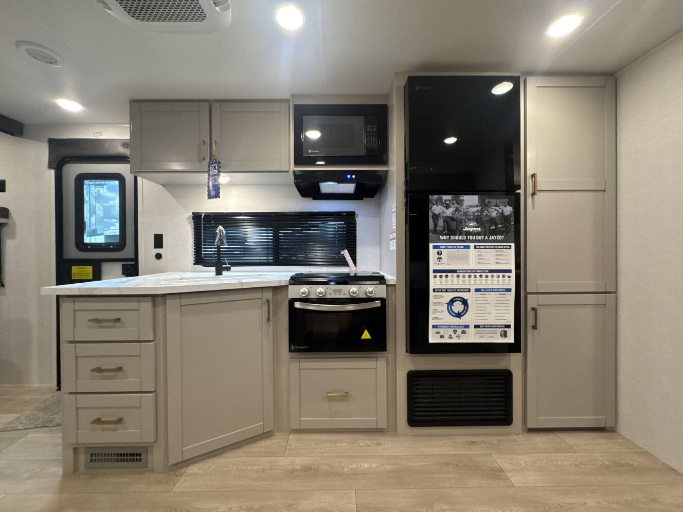 A photo of this 2027 Jayco JAY FLIGHT 261BHS