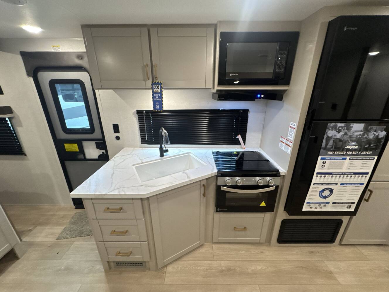 A photo of this 2027 Jayco JAY FLIGHT 261BHS