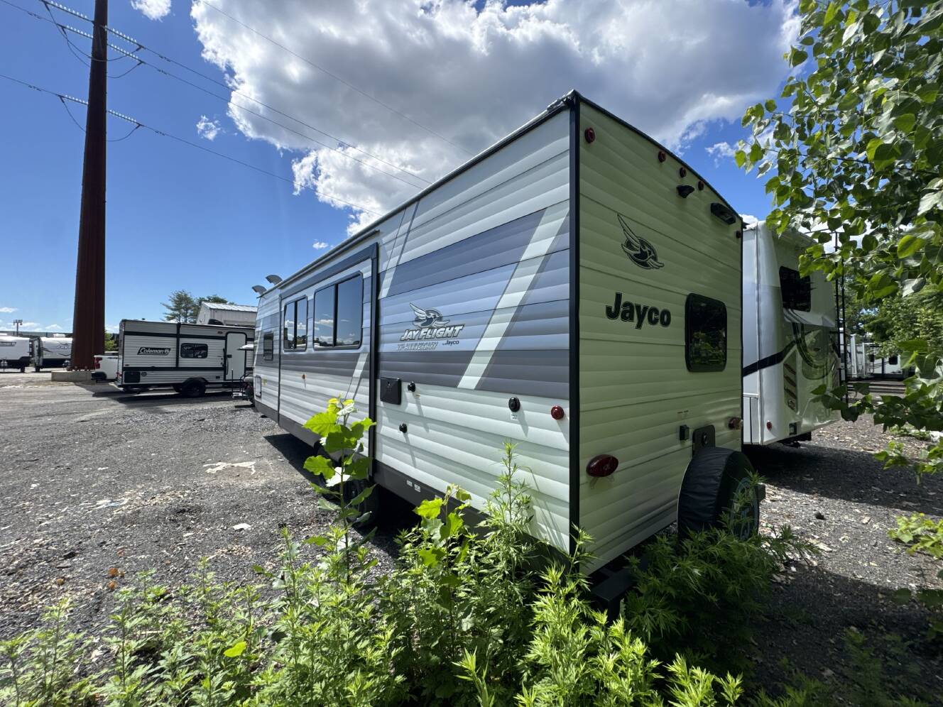A photo of this 2027 Jayco JAY FLIGHT 261BHS