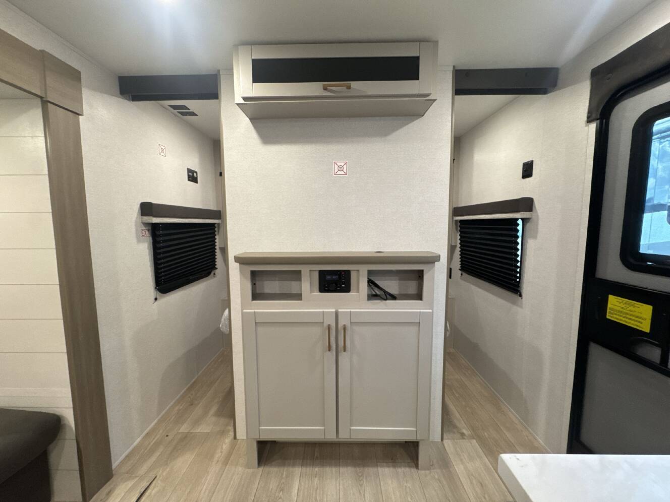 A photo of this 2027 Jayco JAY FLIGHT 261BHS