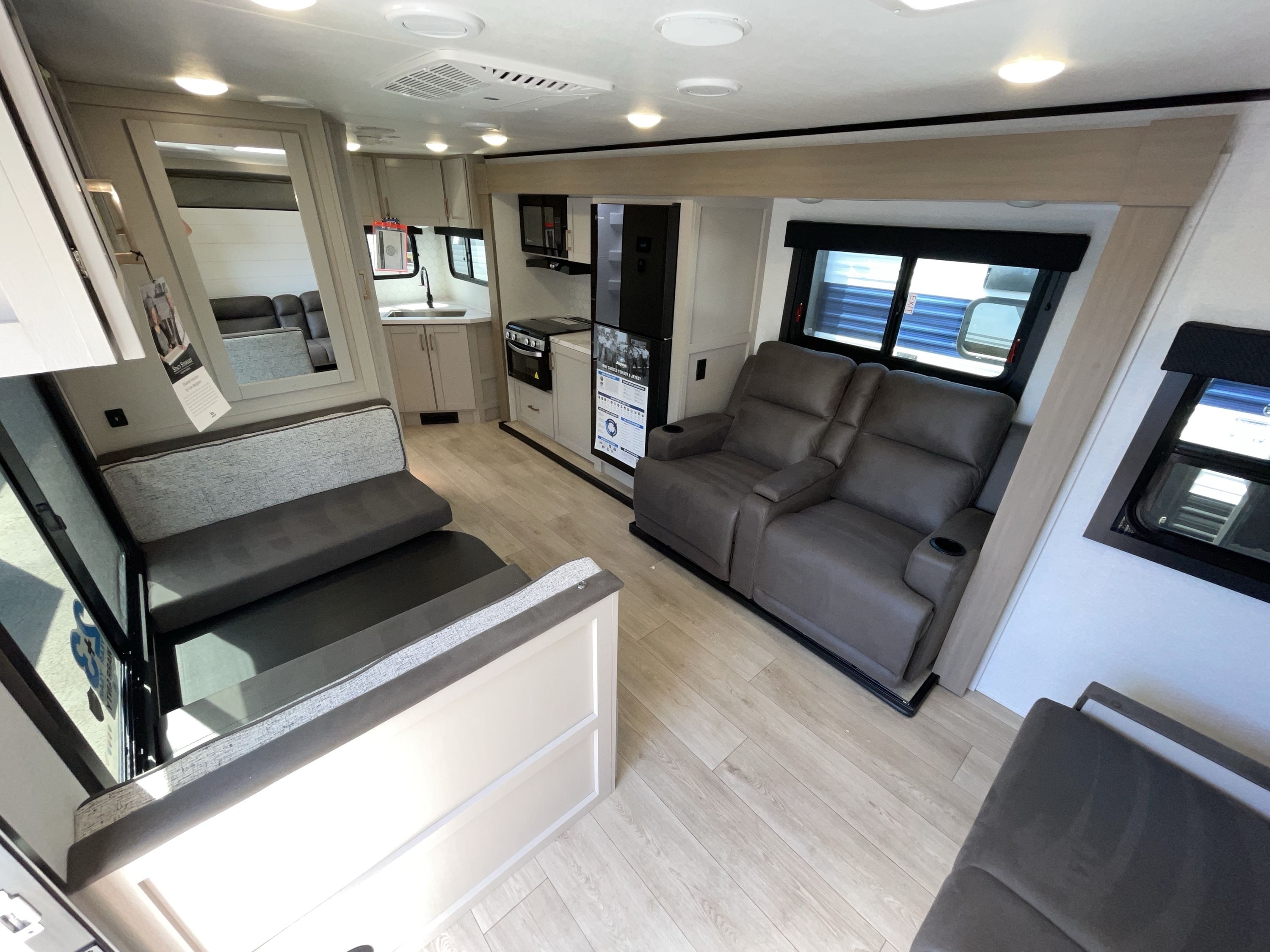 2027 Jayco JAY FEATHER 21MML in hillsboro OR