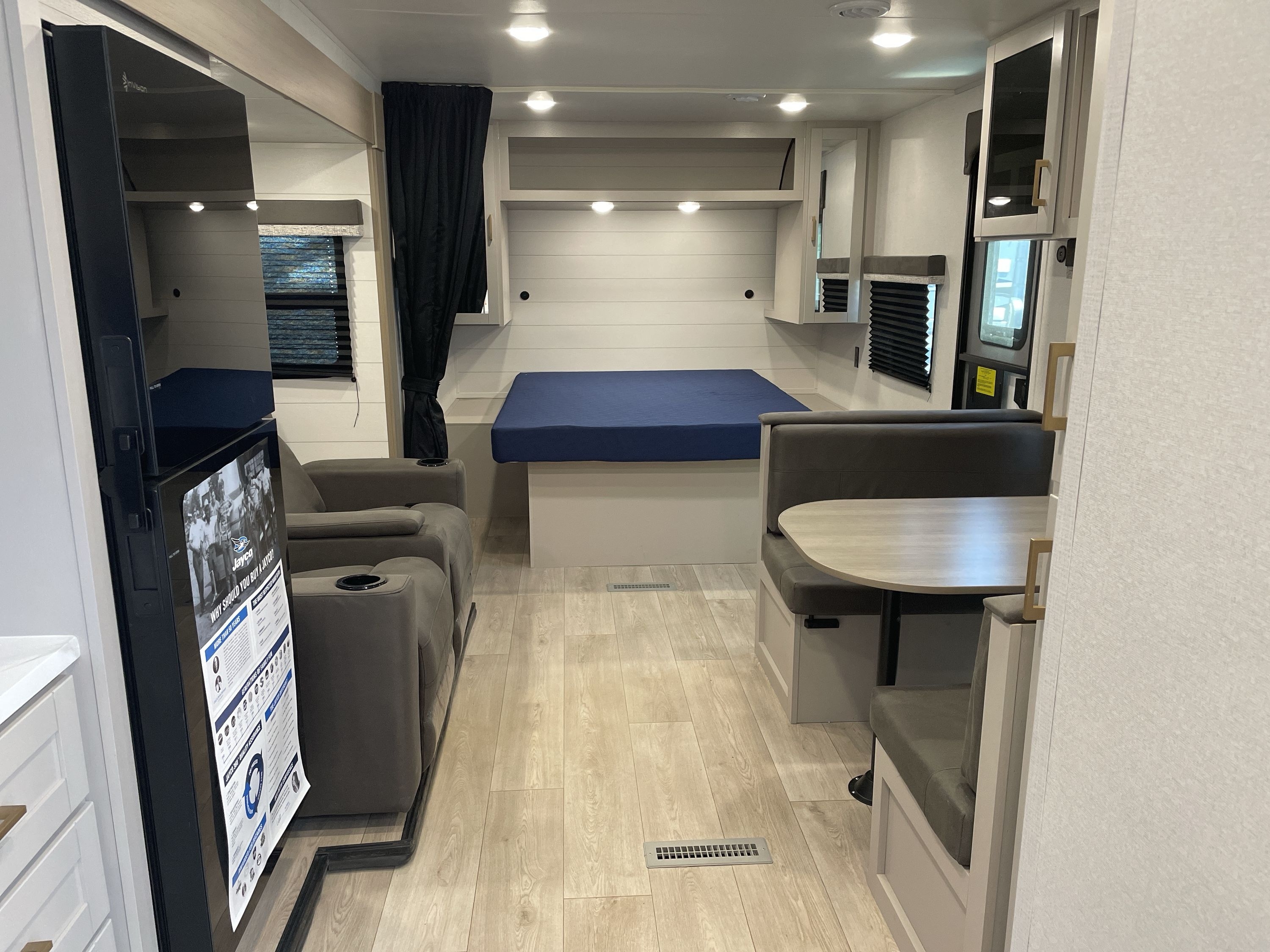 2027 Jayco JAY FLIGHT 225MLSW in anderson CA