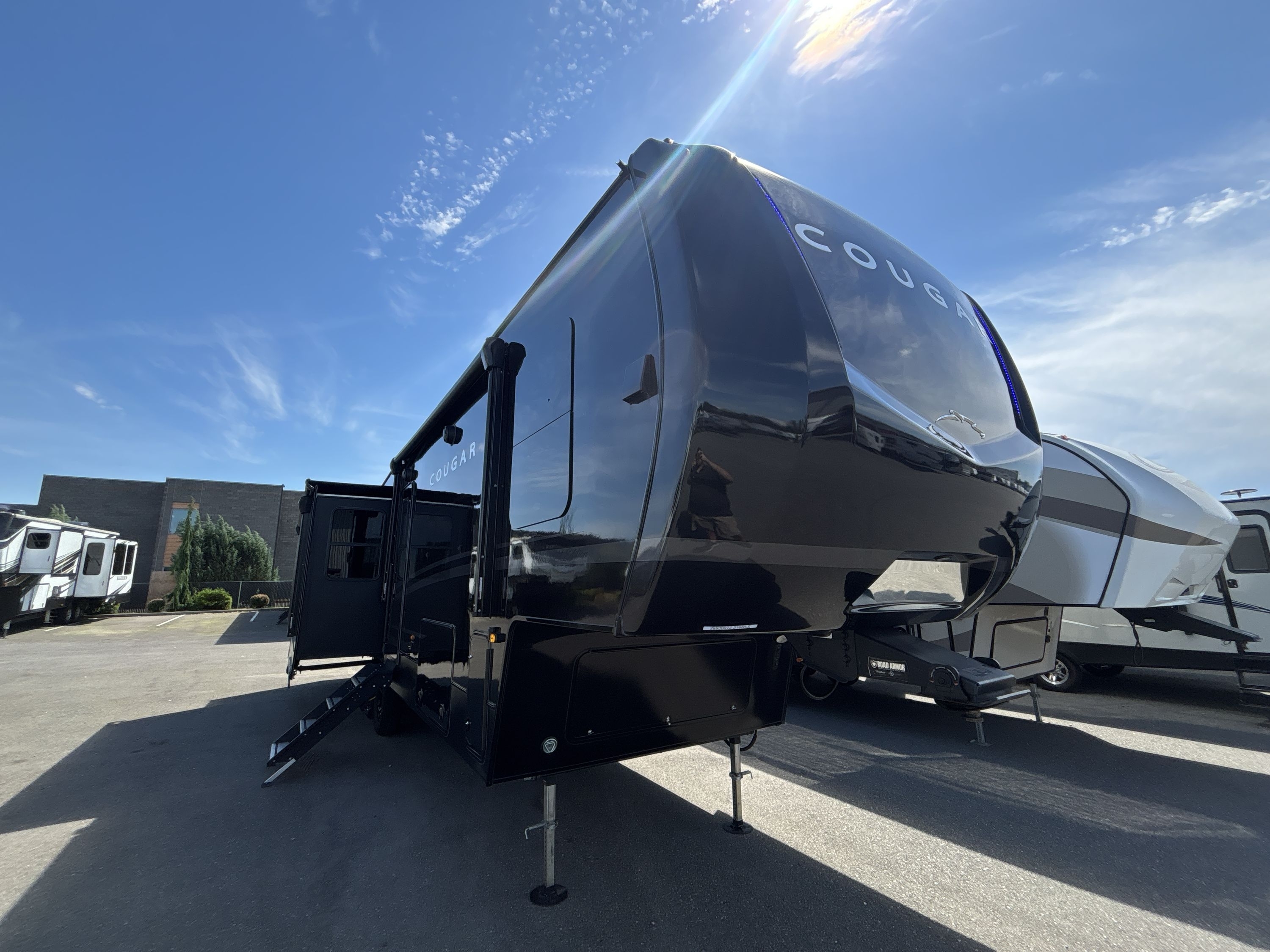 2024 Keystone COUGAR MIDNIGHT EDITION 316RLS in marysville WA