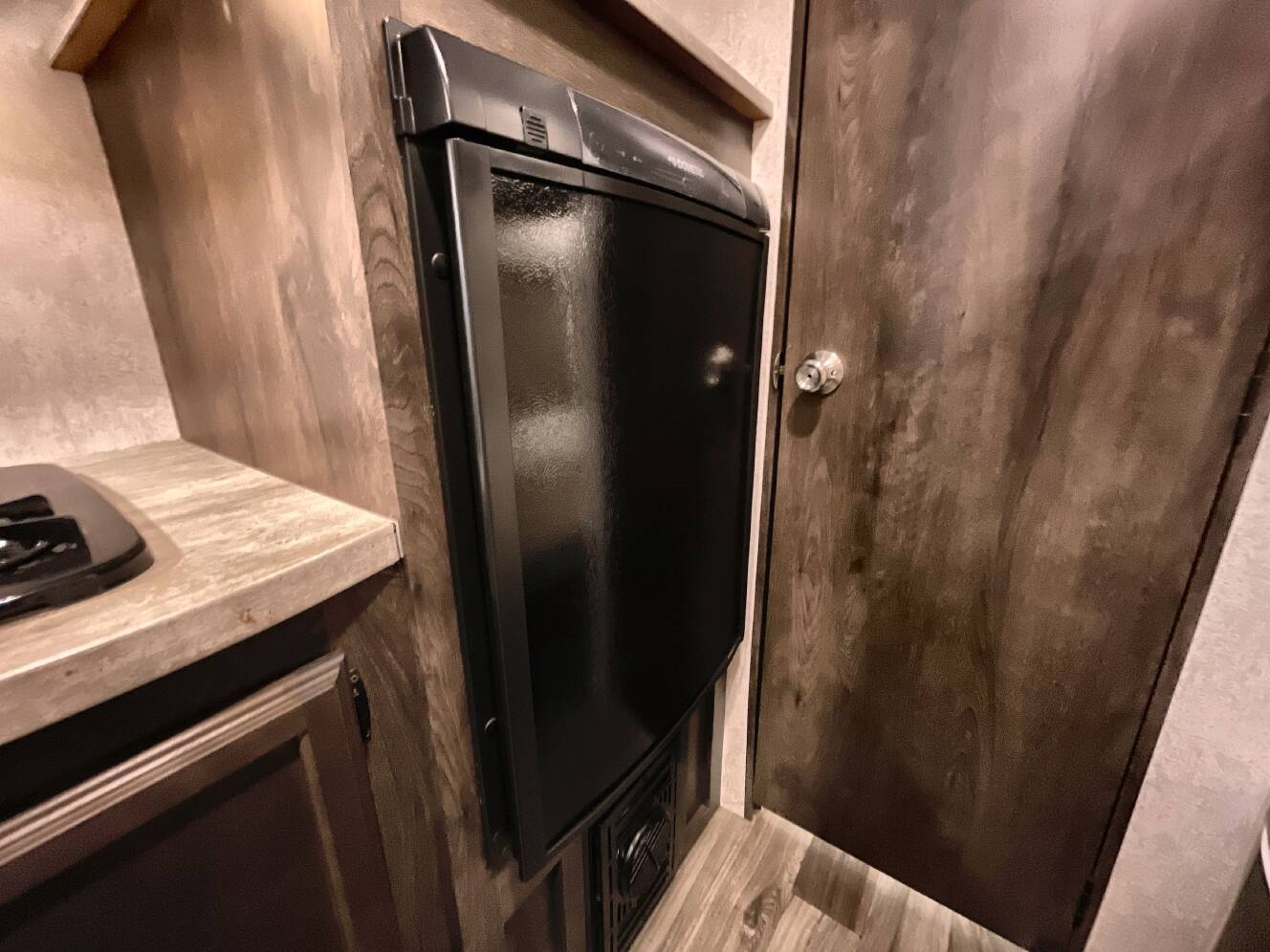 A photo of this 2019 Starcraft AUTUMN RIDGE 180BHS