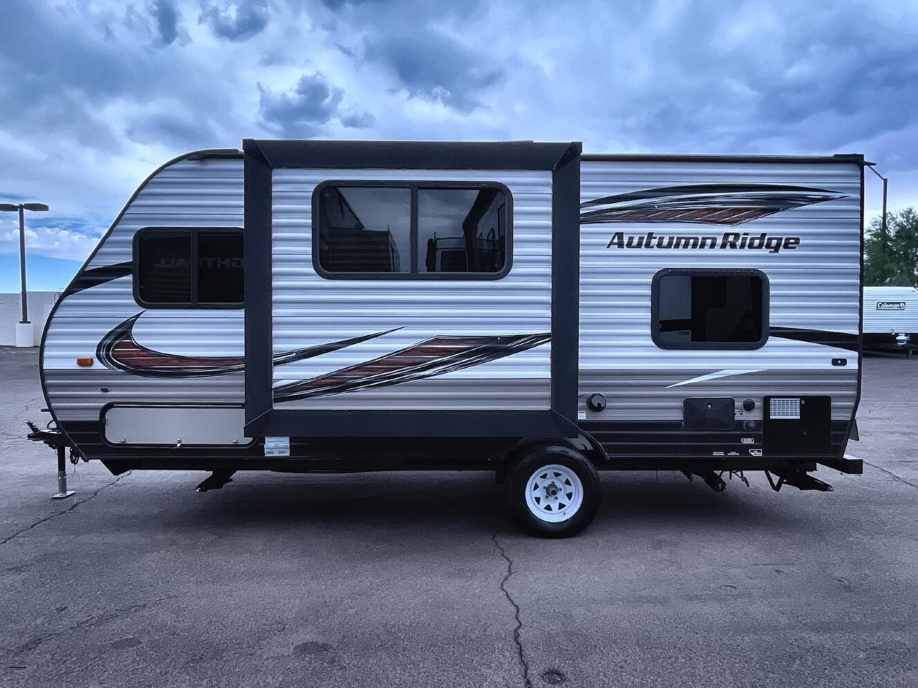 A photo of this 2019 Starcraft AUTUMN RIDGE 180BHS