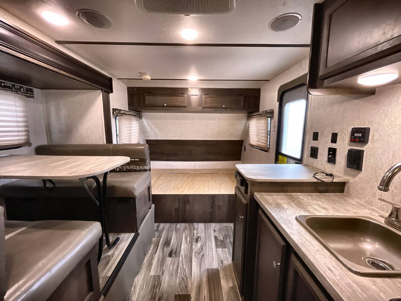 A photo of this 2019 Starcraft AUTUMN RIDGE 180BHS