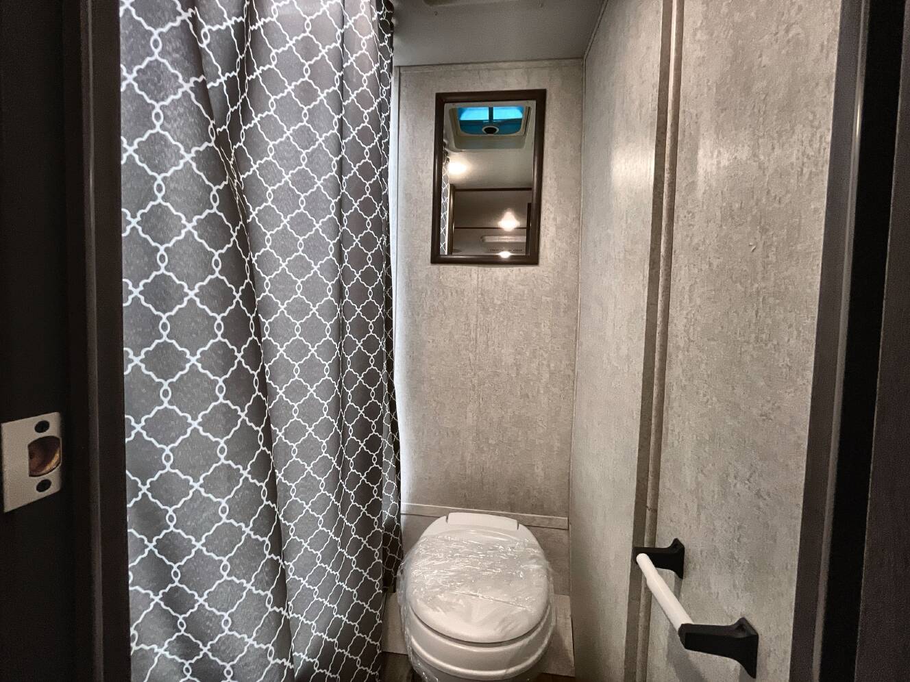 A photo of this 2019 Starcraft AUTUMN RIDGE 180BHS