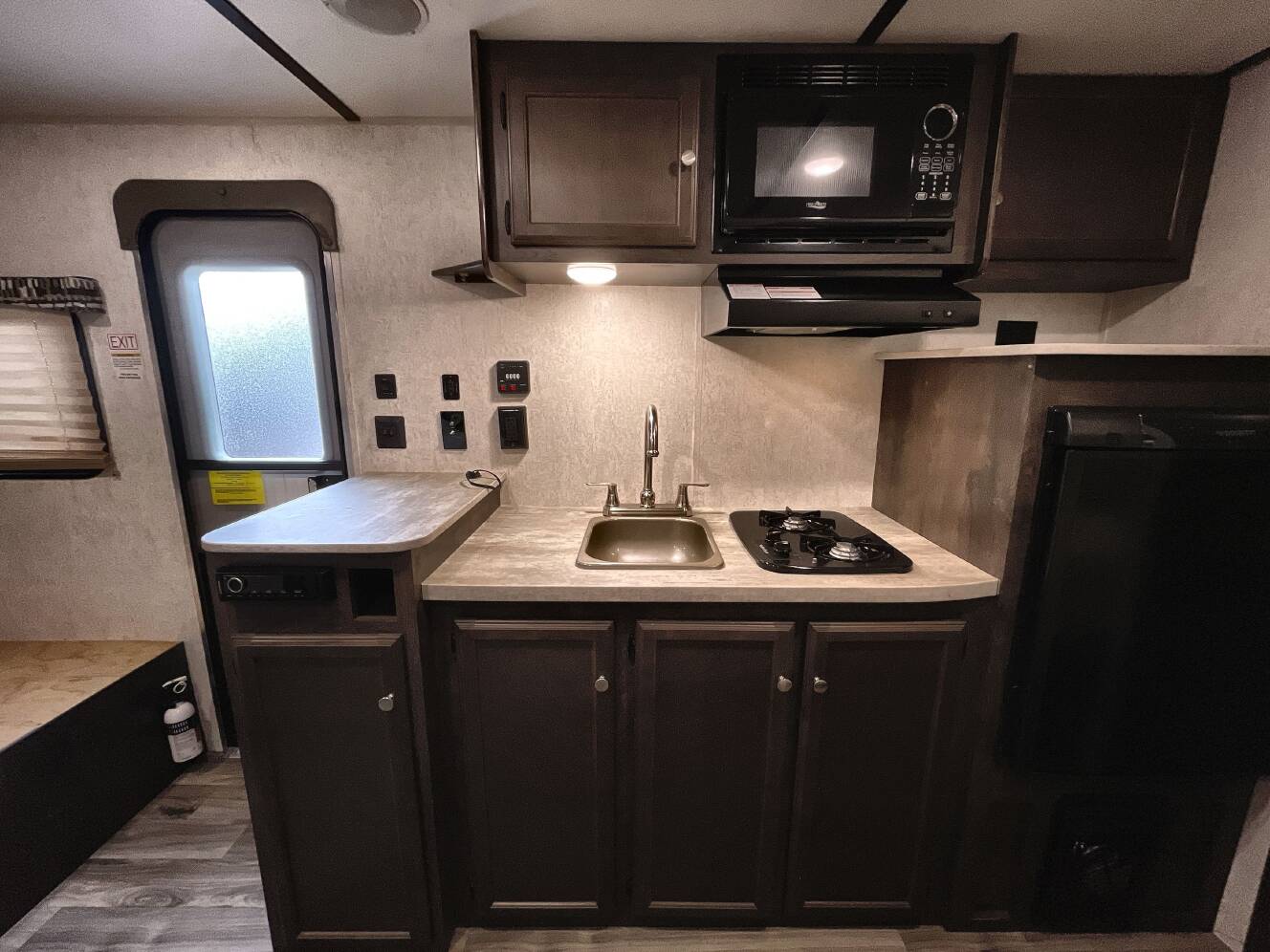 A photo of this 2019 Starcraft AUTUMN RIDGE 180BHS