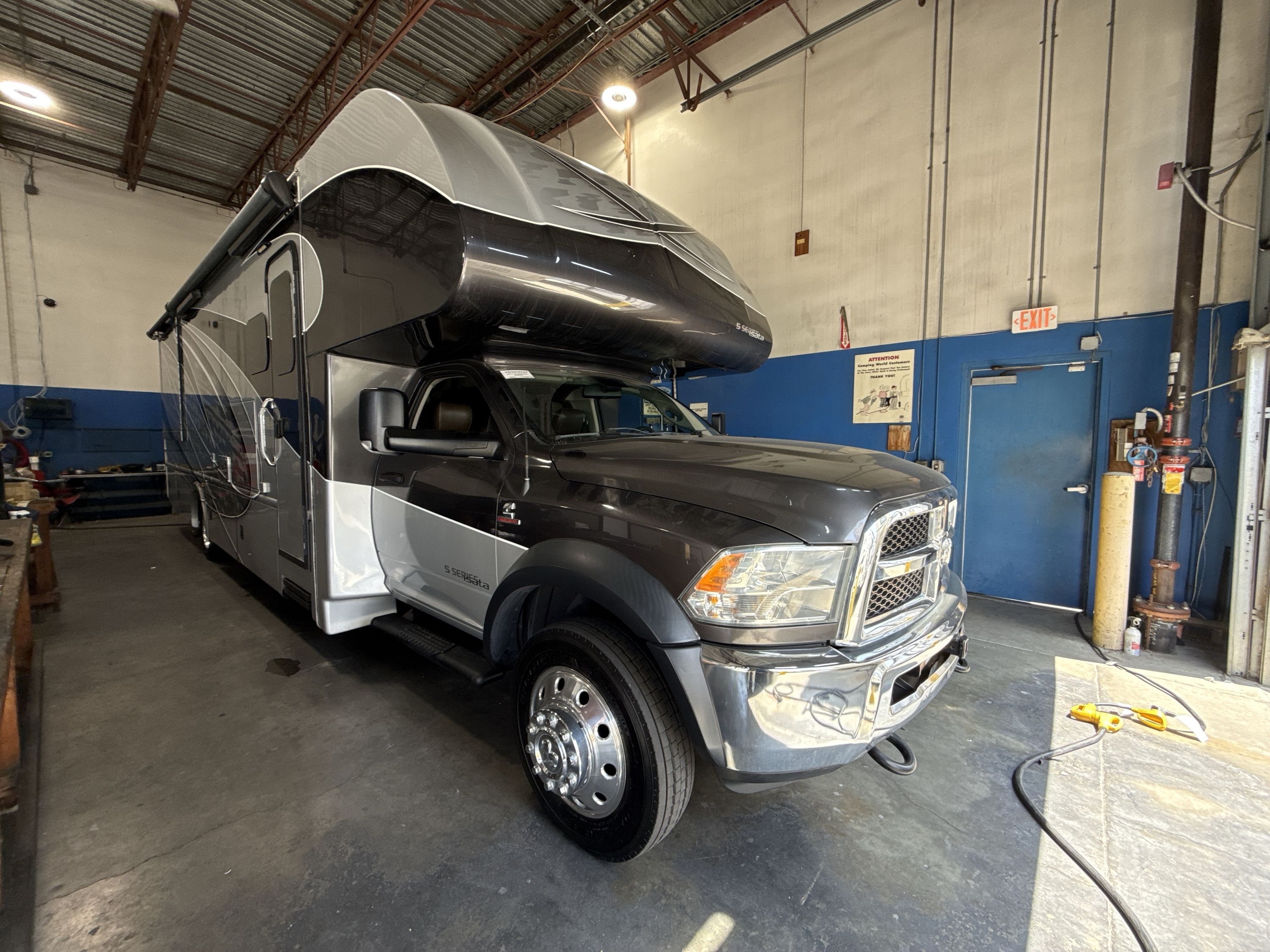 2017 Dynamax ISATA 5 36DS RV