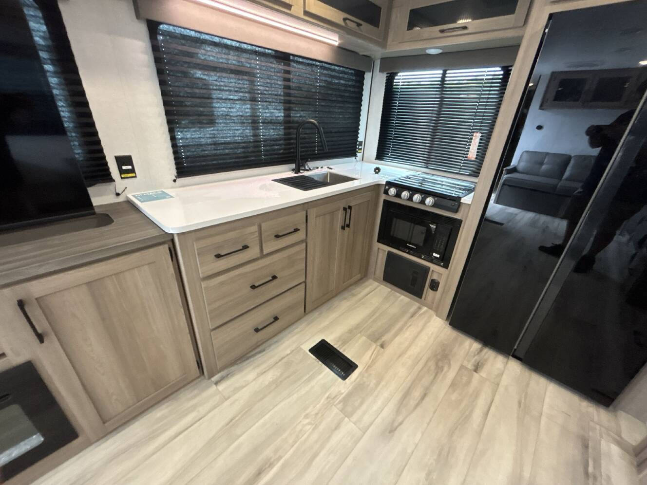 A photo of this 2026 Keystone COLEMAN LANTERN 29RKS