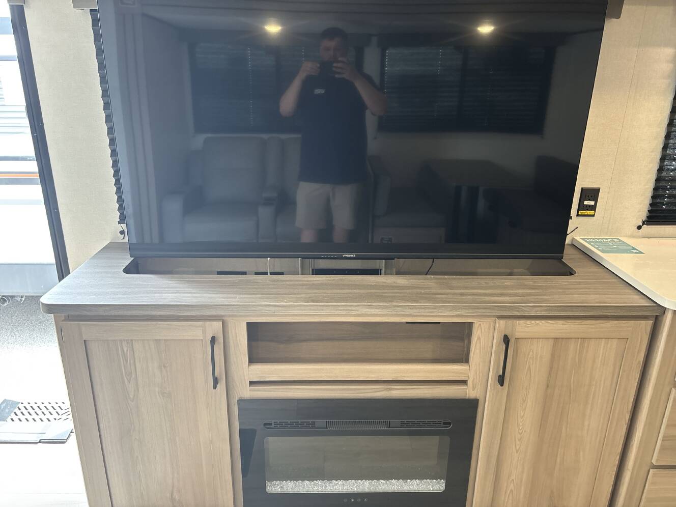 A photo of this 2026 Keystone COLEMAN LANTERN 29RKS