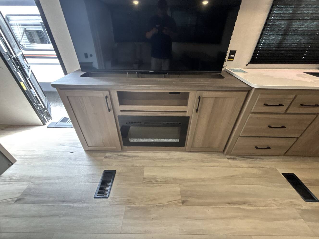 A photo of this 2026 Keystone COLEMAN LANTERN 29RKS