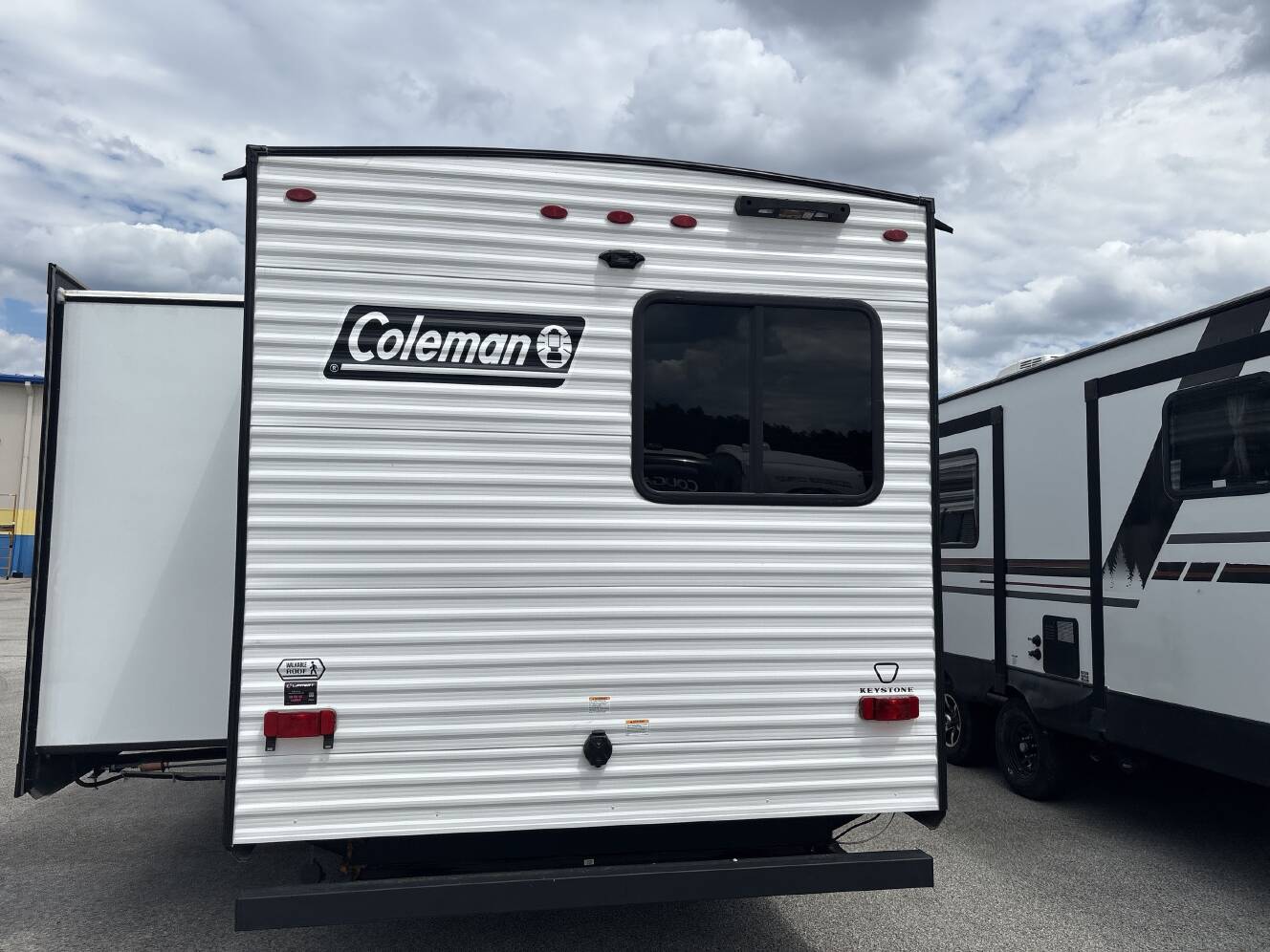 A photo of this 2026 Keystone COLEMAN LANTERN 29RKS
