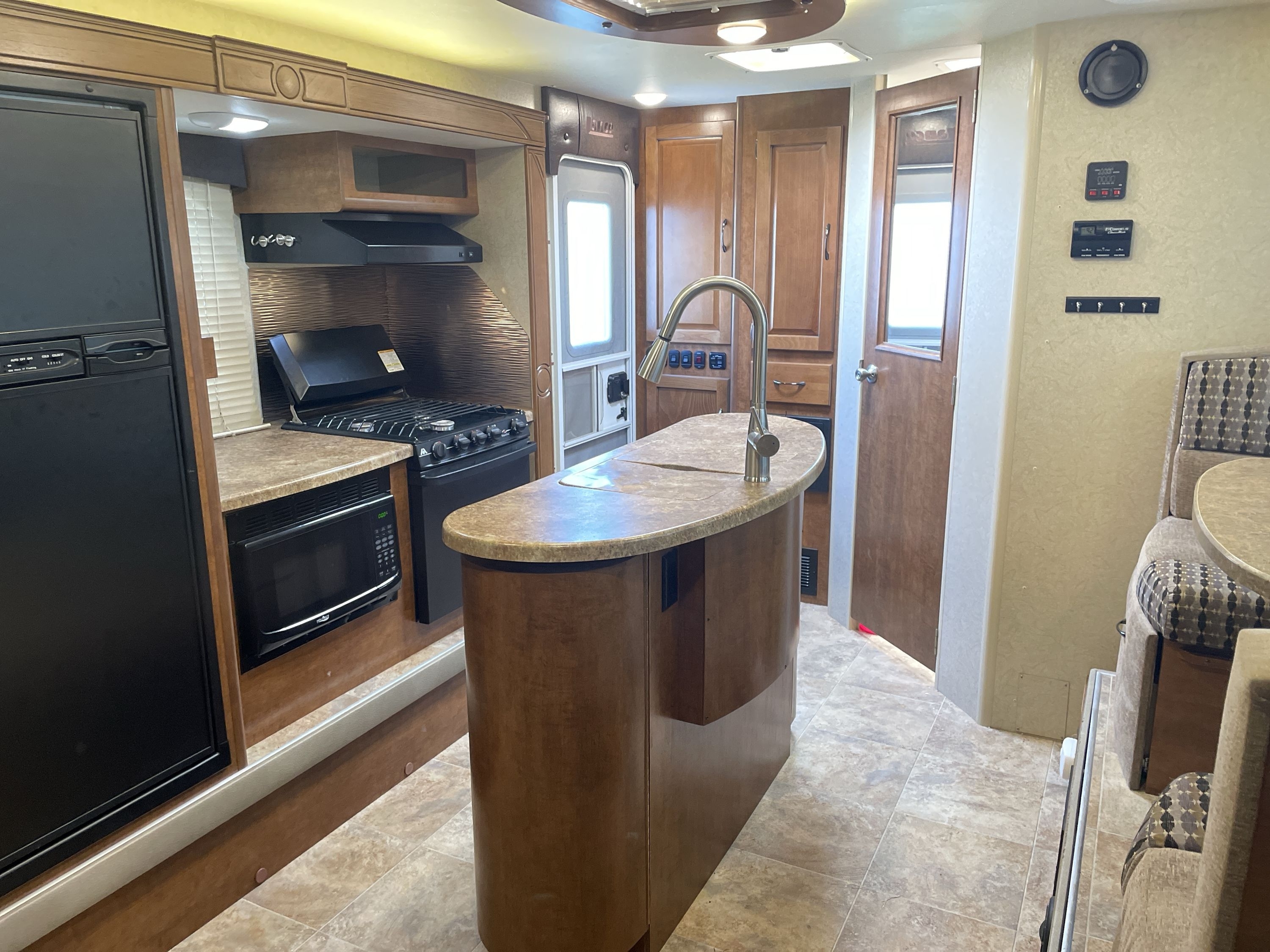 2017 Lance LANCE 2155 in anderson CA