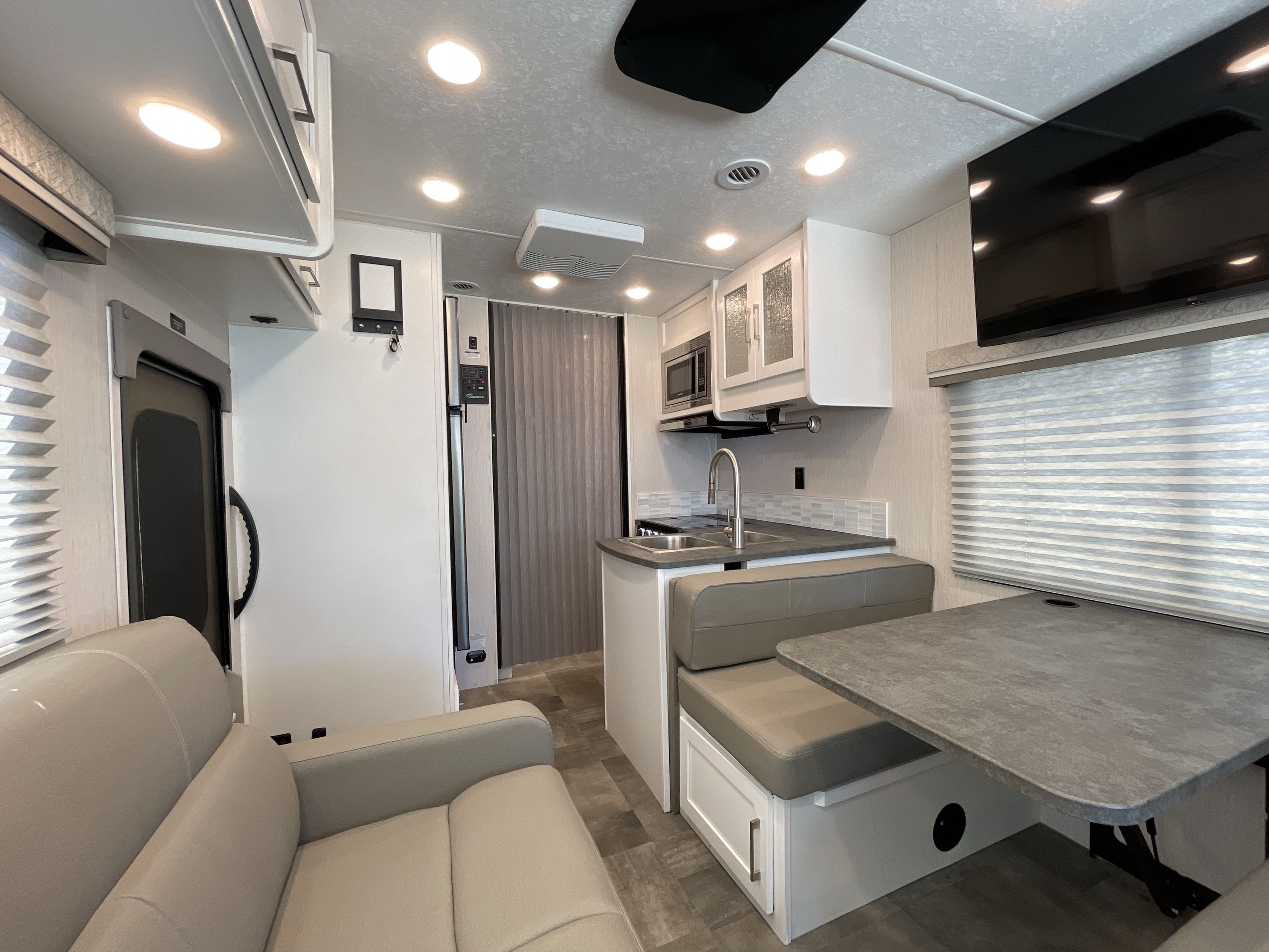 2022 Coachmen PURSUIT 27XPS in temecula CA