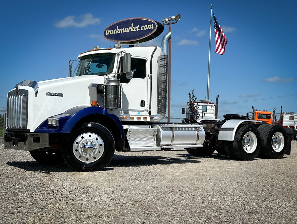 2009 KENWORTH T800 in Olive Branch, MS