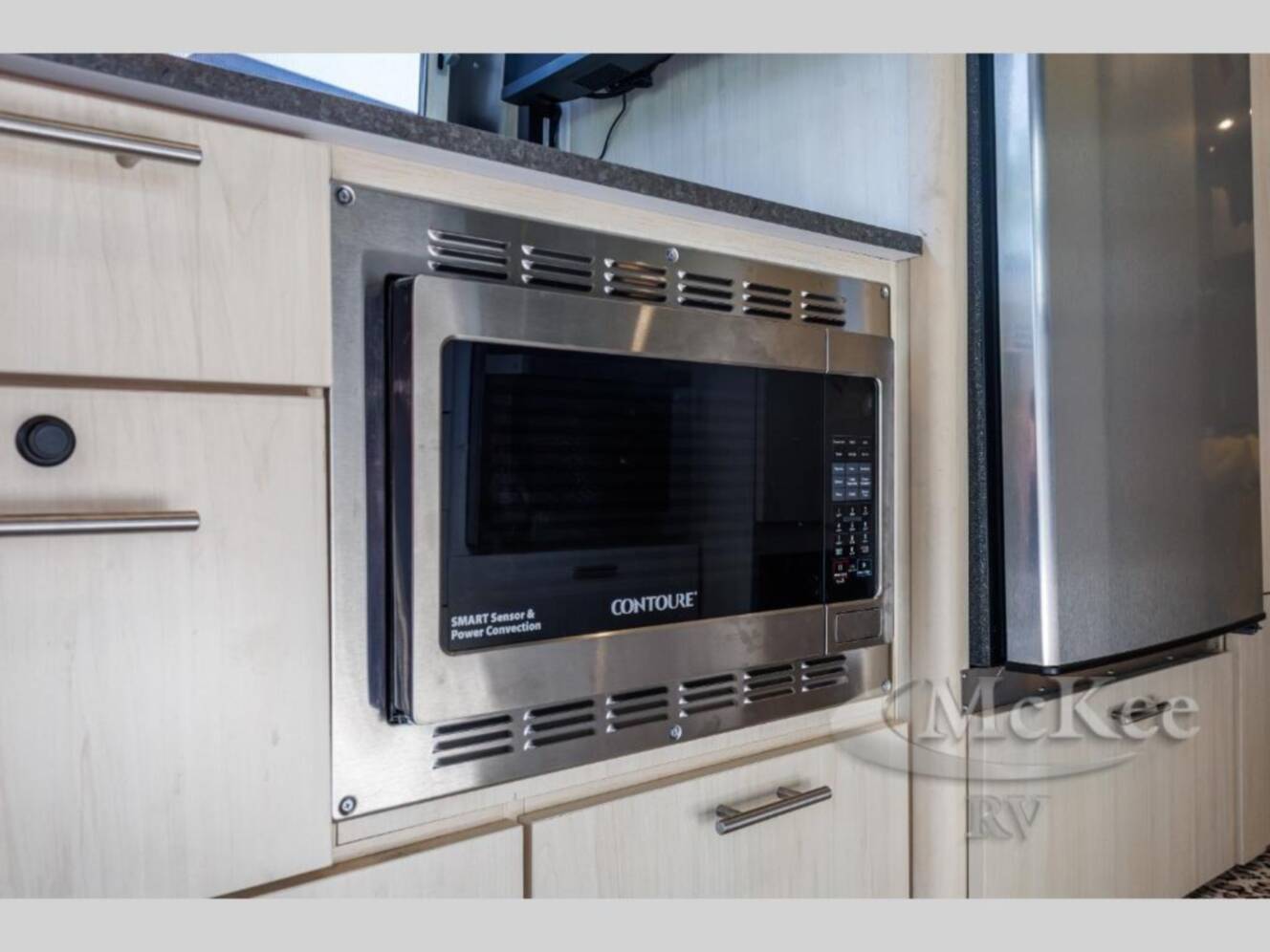 A photo of this 2021 Airstream Flying Cloud 27FB