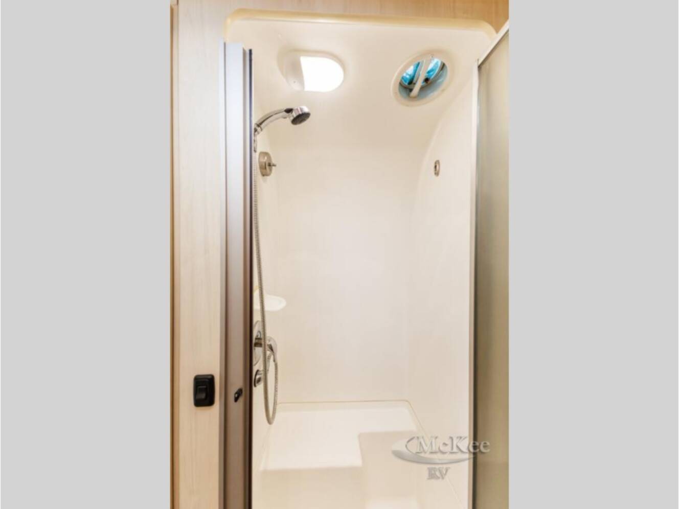 A photo of this 2021 Airstream Flying Cloud 27FB