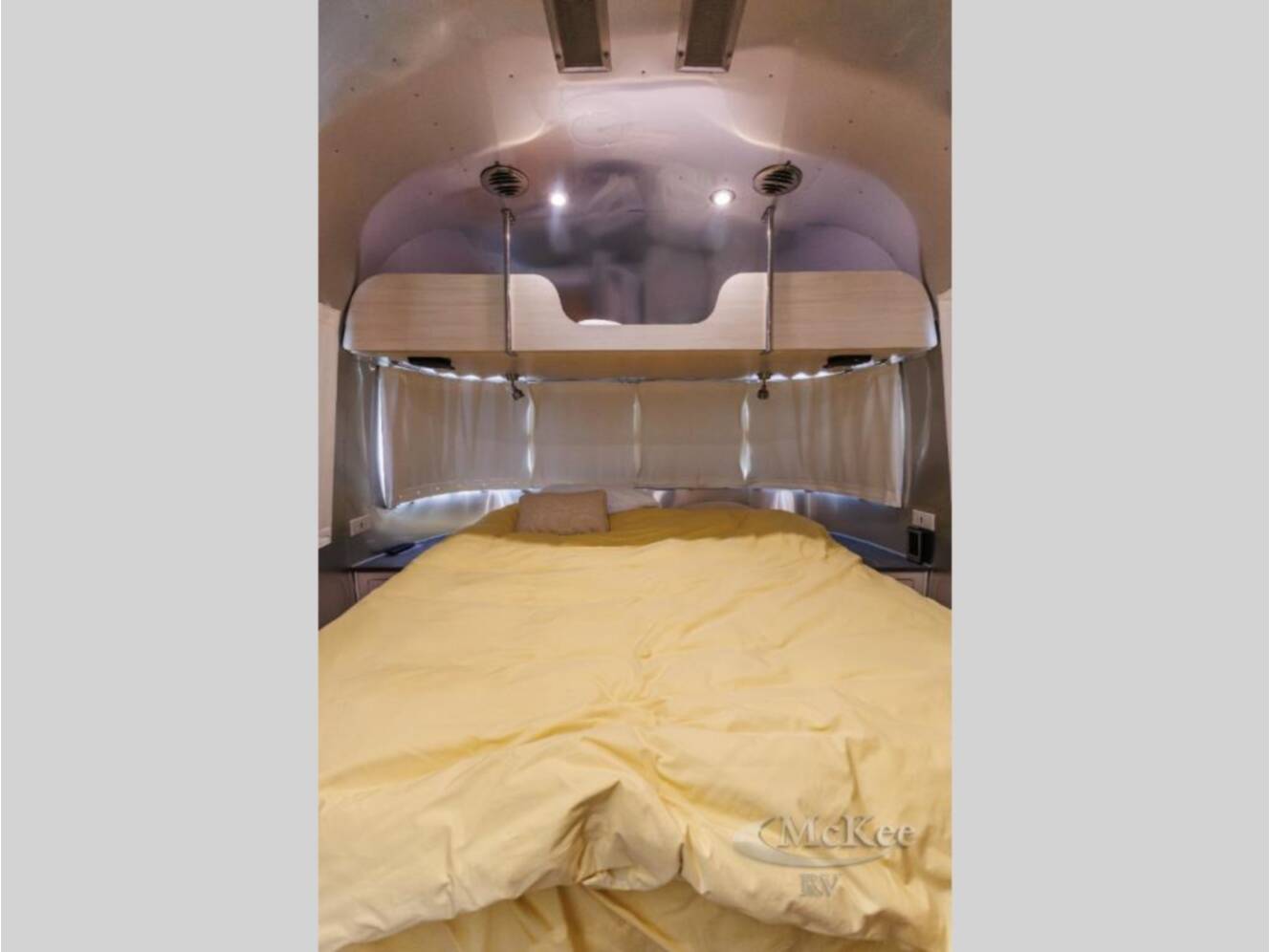 A photo of this 2021 Airstream Flying Cloud 27FB