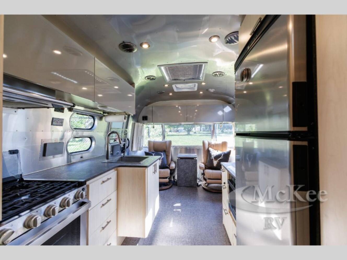 A photo of this 2021 Airstream Flying Cloud 27FB
