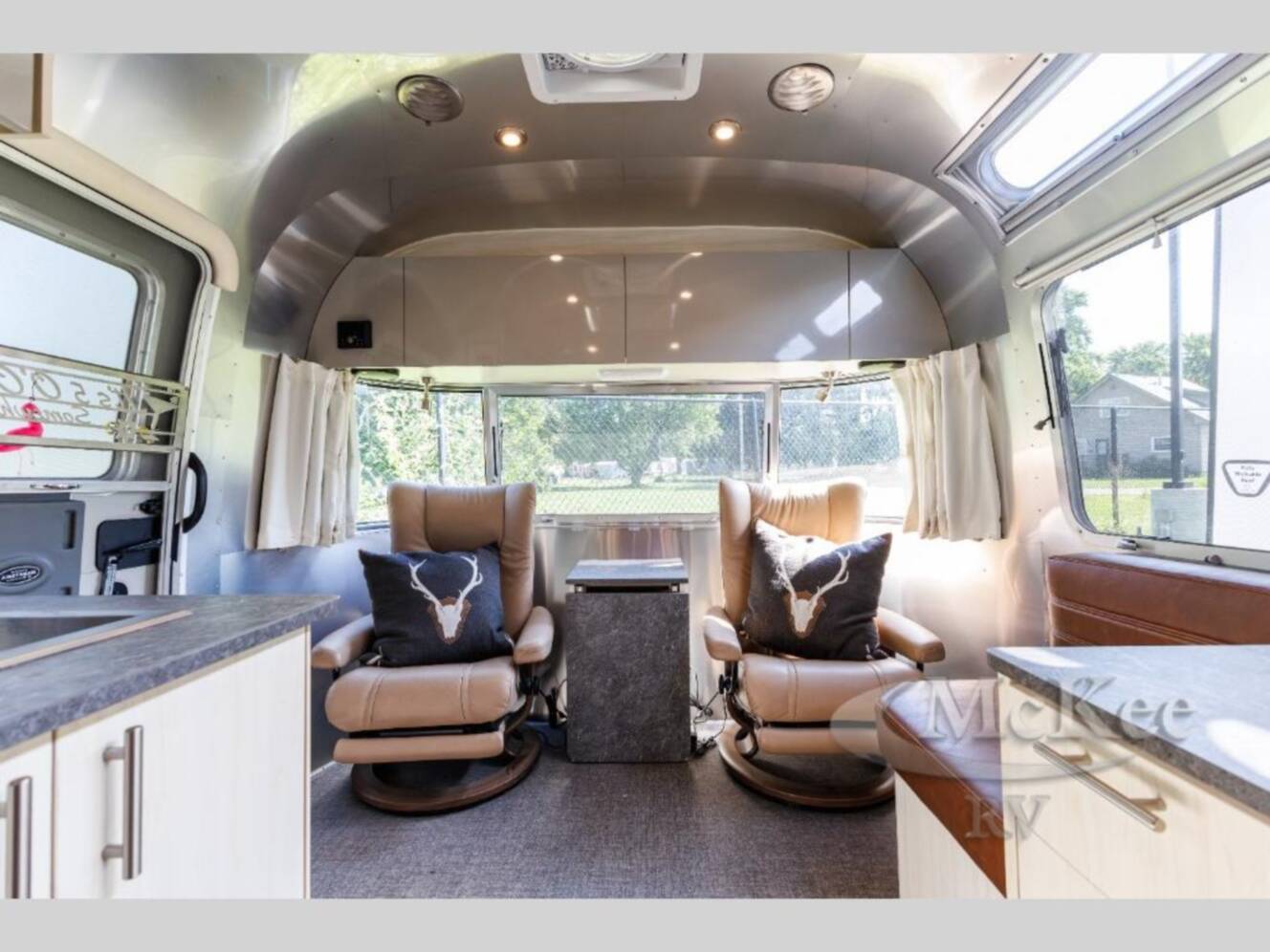 A photo of this 2021 Airstream Flying Cloud 27FB