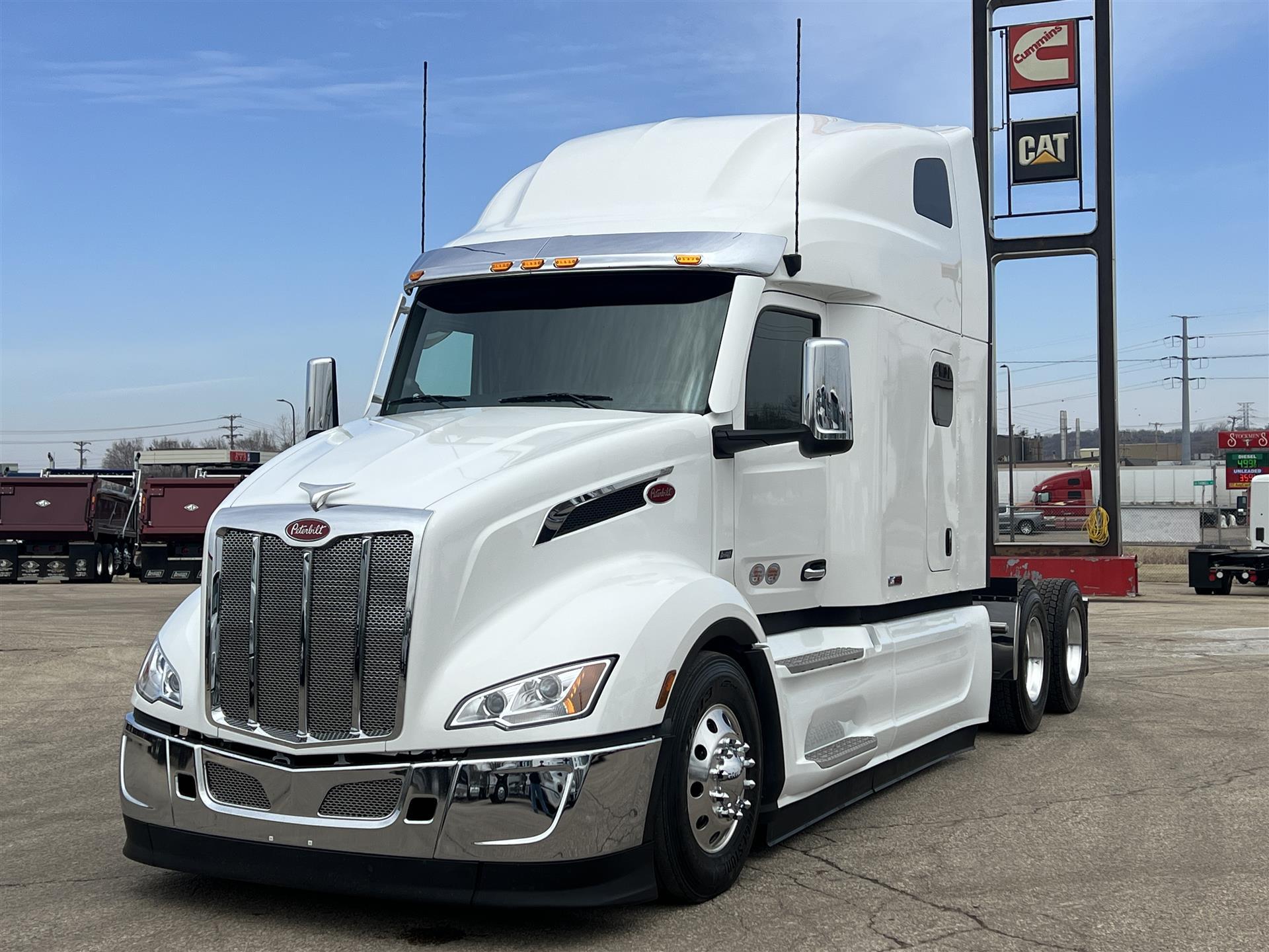 2027 PETERBILT 579 in South Saint Paul, MN