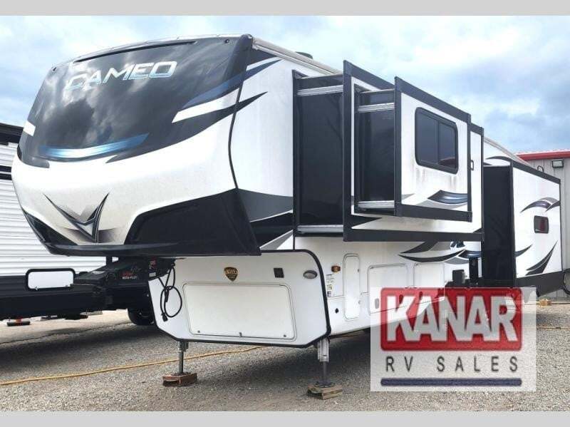 2022 Crossroads CAMEO 3891MK in early TX