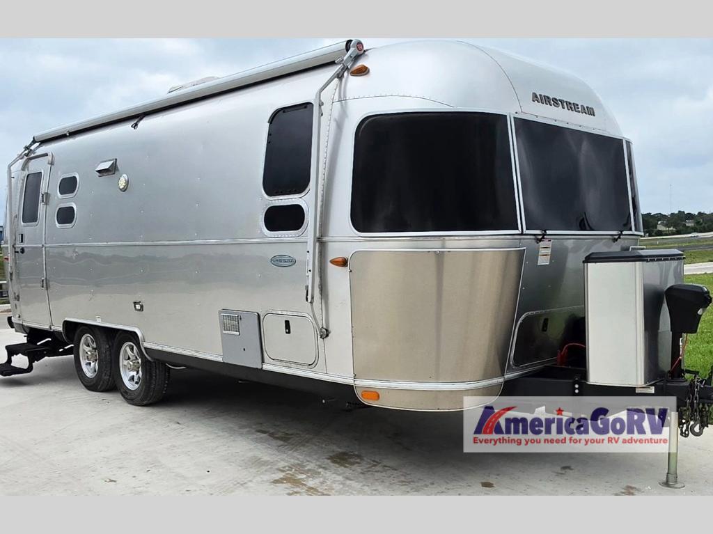 2016 Airstream Flying Cloud 25FB Twin in comfort TX