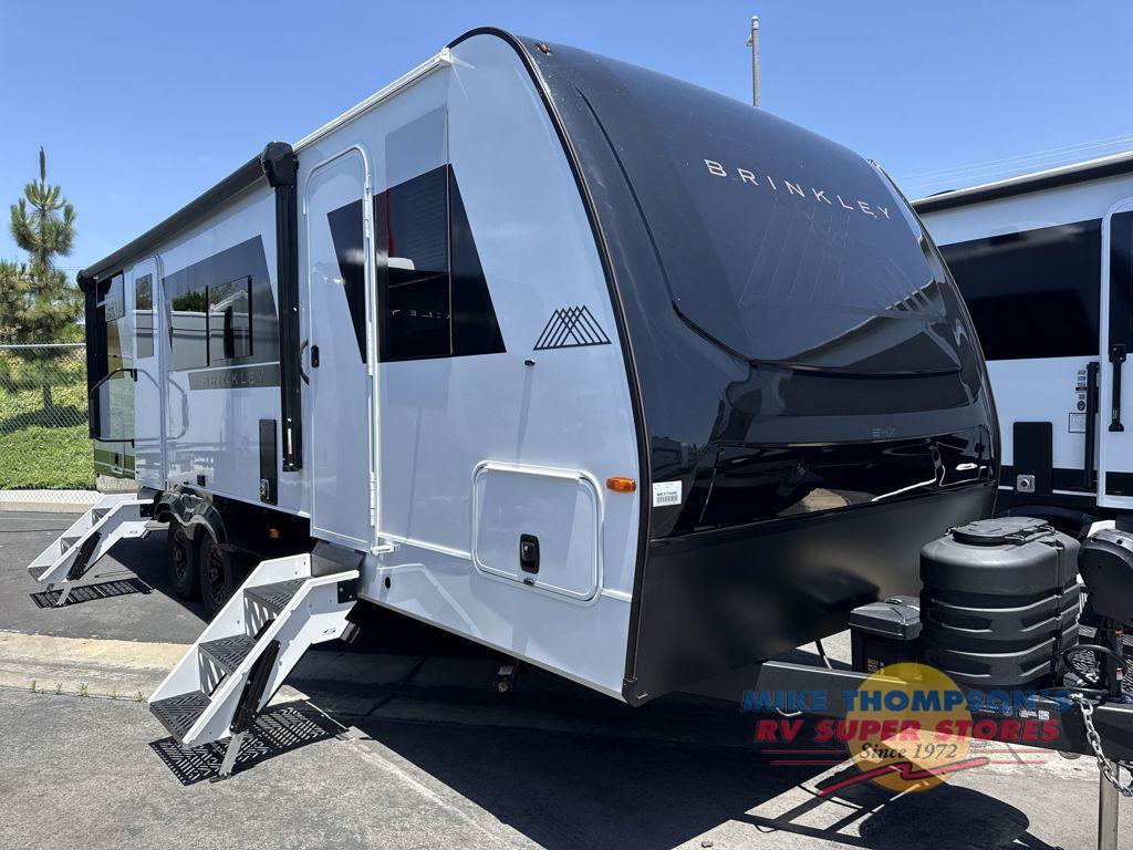 2027 Brinkley Model Ix 24x in santa fe springs CA