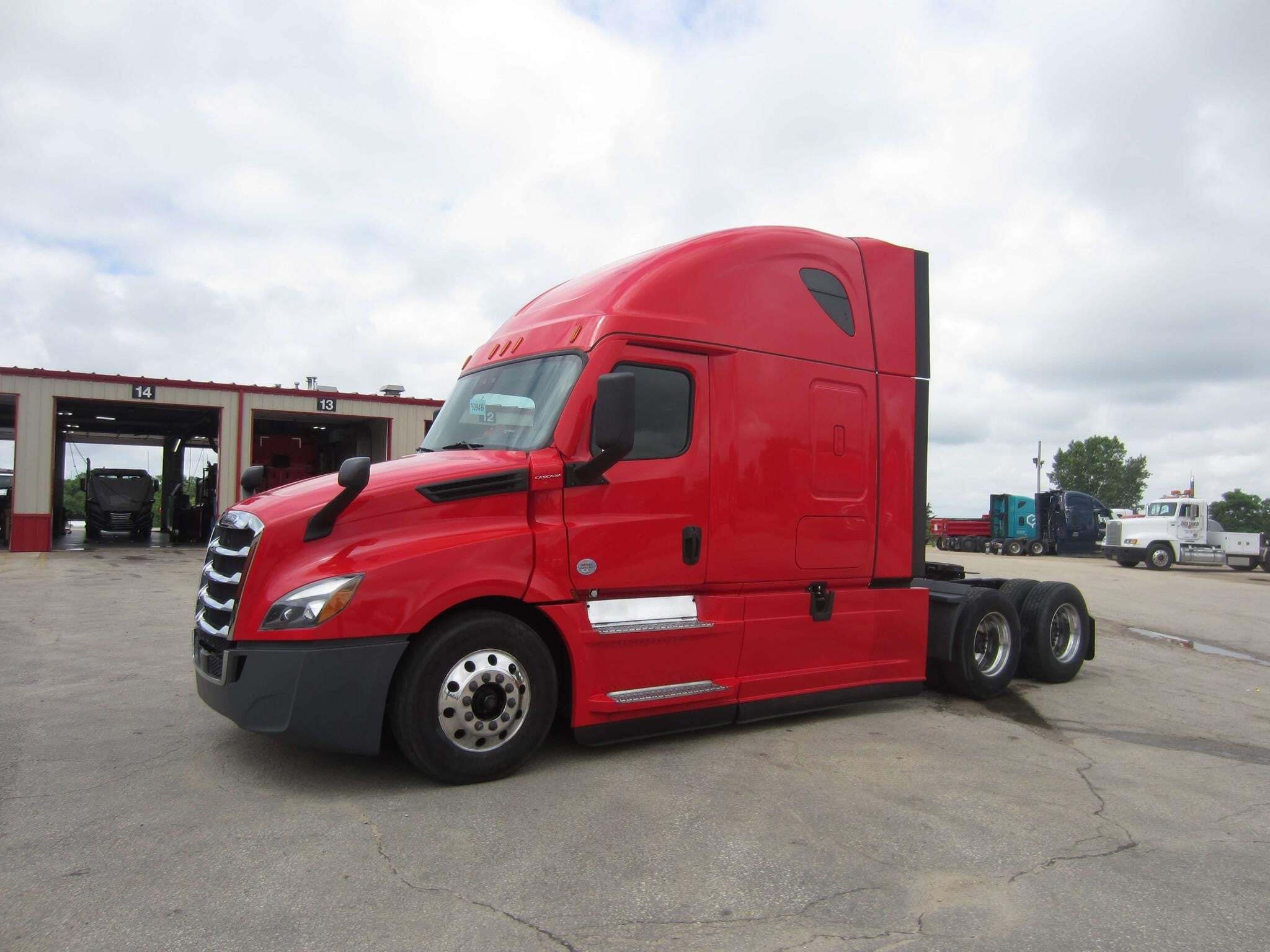 2023 FREIGHTLINER CASCADIA 126 in Dubuque, IA