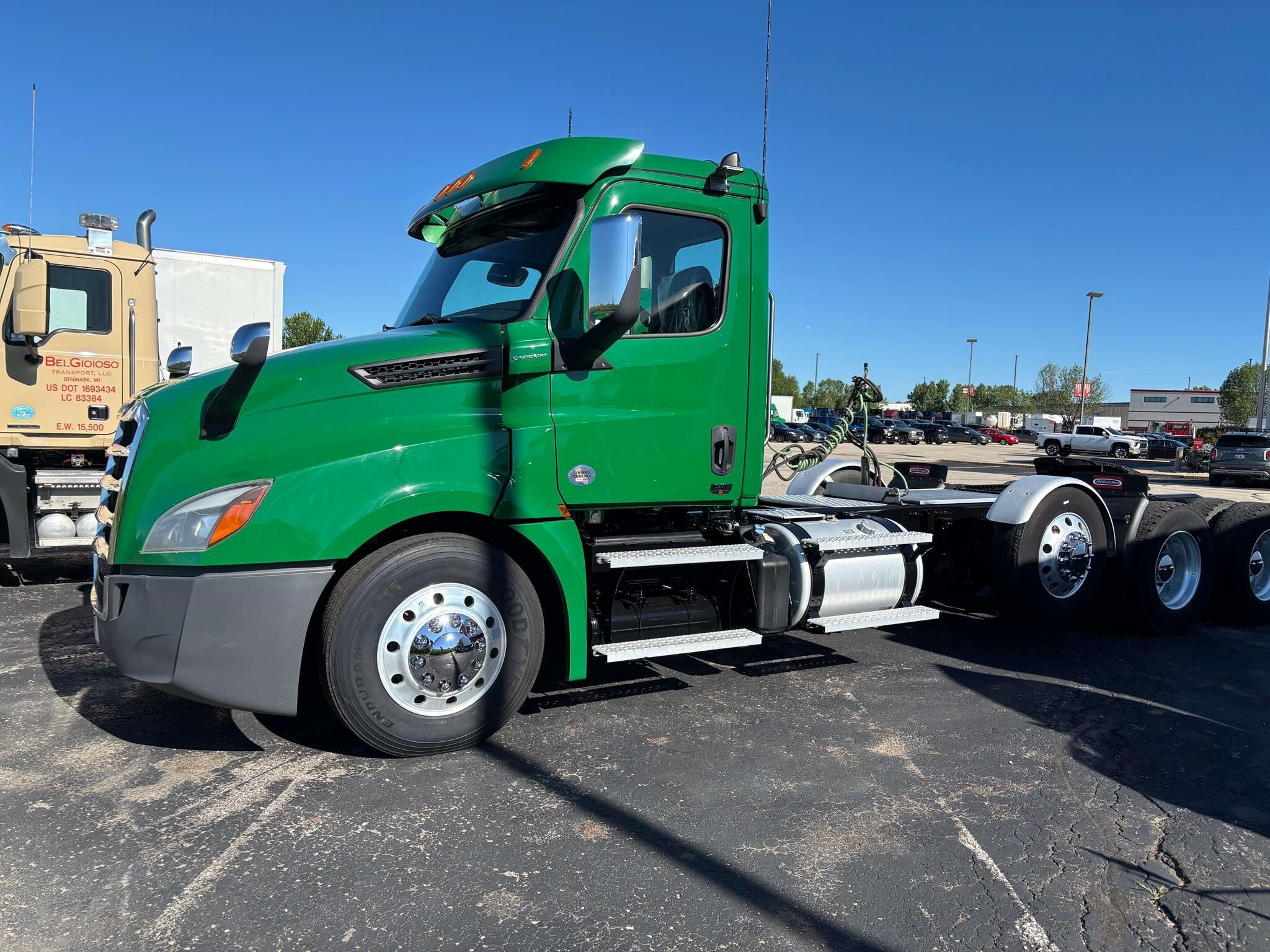 2020 FREIGHTLINER CASCADIA 126 in Oak Creek, WI