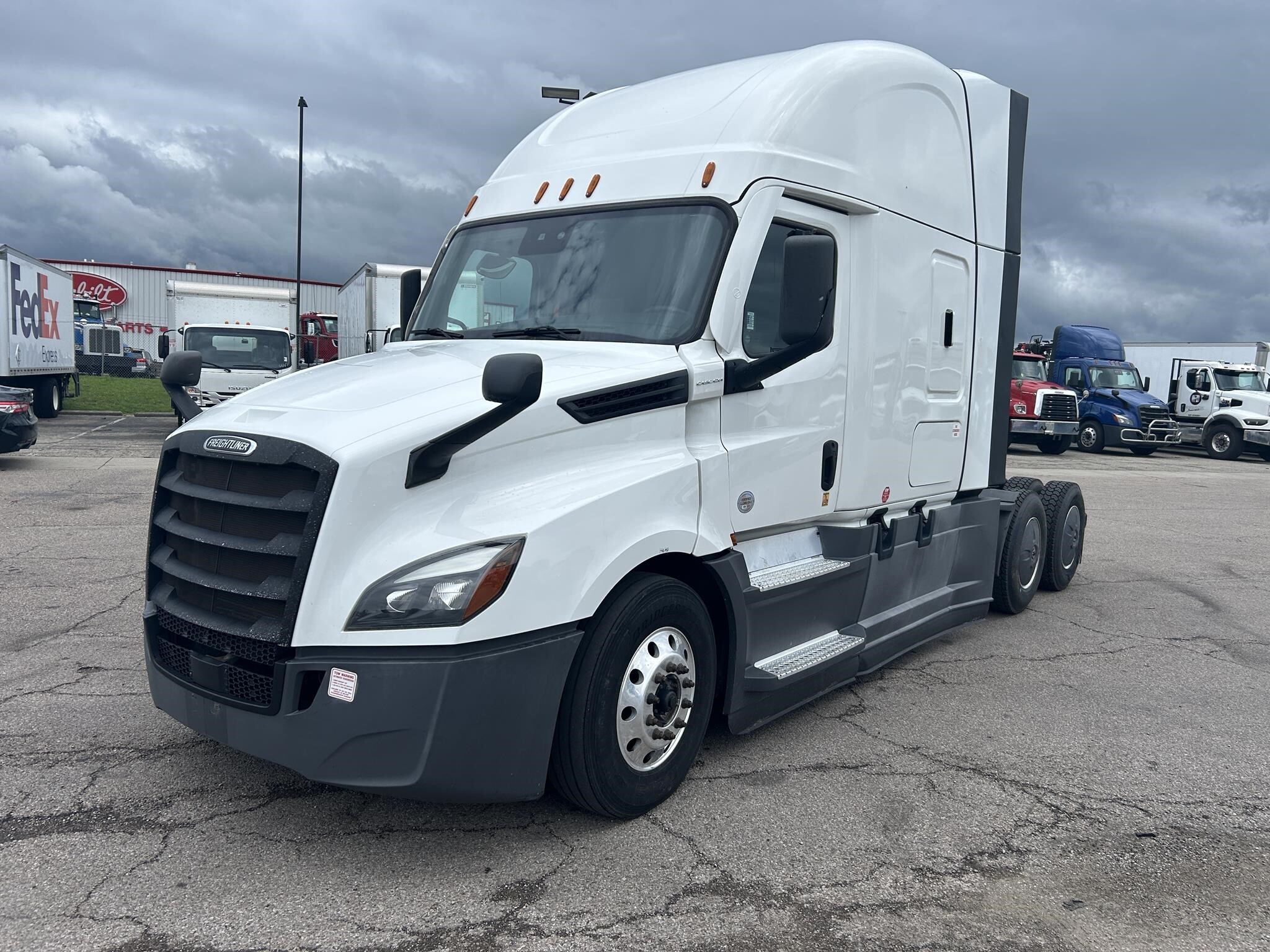 2022 FREIGHTLINER CASCADIA 126 in Walton, KY