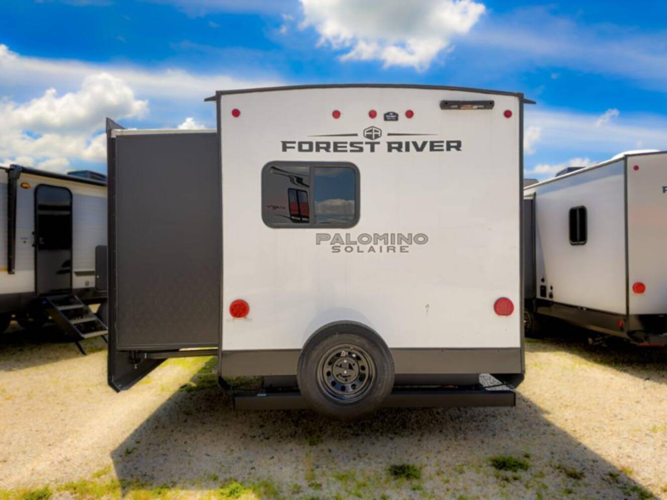 A photo of this 2025 Palomino SolAire 3200TSBH