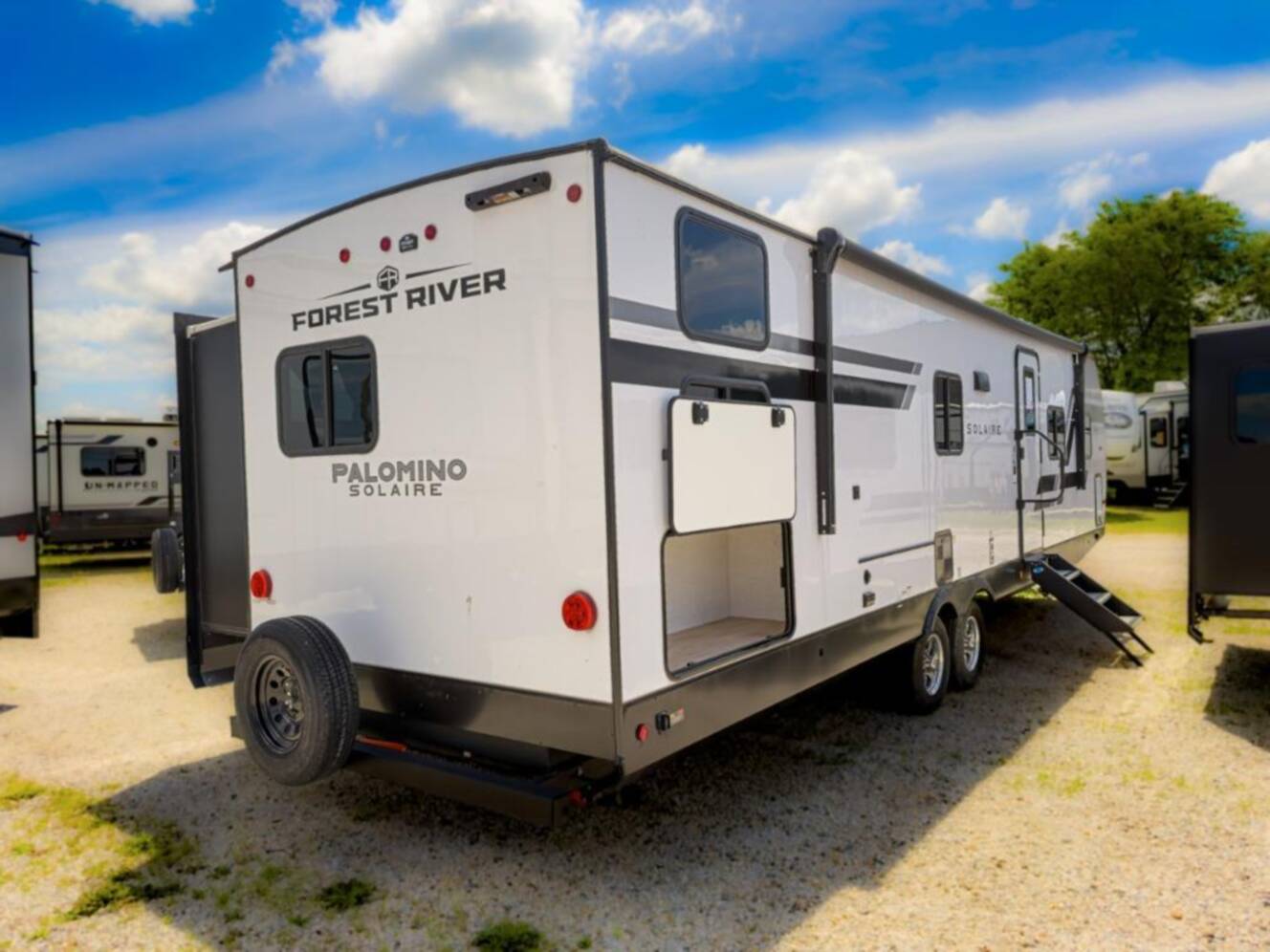 A photo of this 2025 Palomino SolAire 3200TSBH