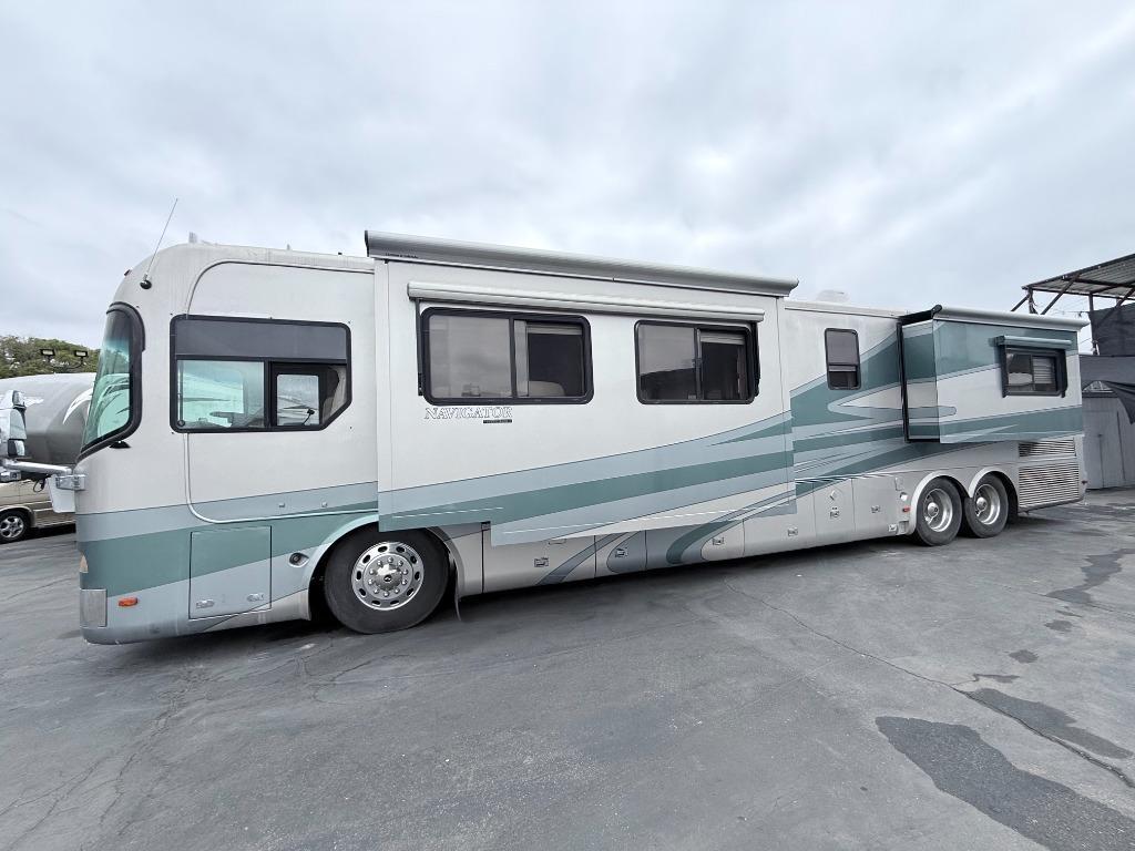 2005 Holiday Rambler Navigator 43PBQ SERIES 60 DETROIT Class A Diesel Motorhome - Diesel Pusher RV