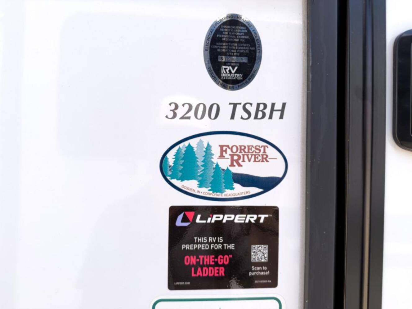 A photo of this 2025 Palomino SolAire 3200TSBH