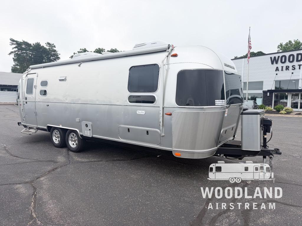 2023 Airstream Flying Cloud w/Hatch 27FB Twin RV