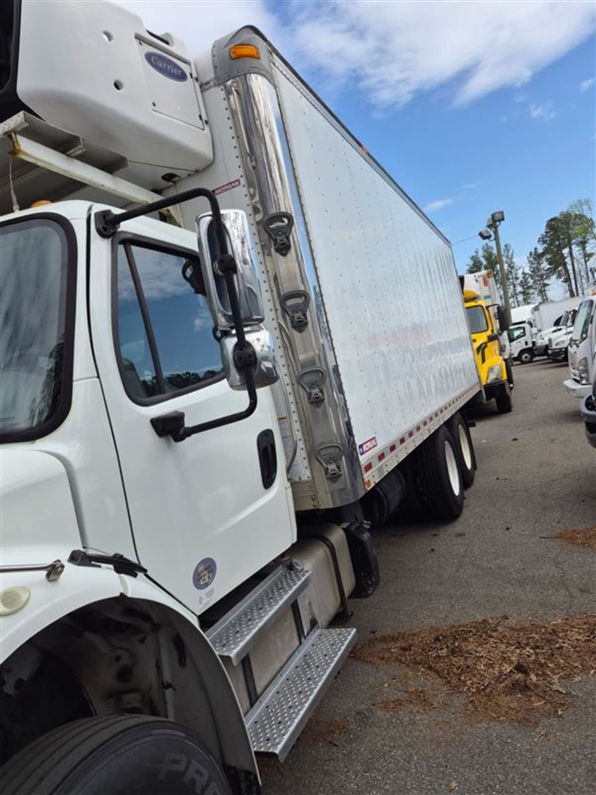 2017 FREIGHTLINER BUSINESS CLASS M2 106 in Richmond, VA