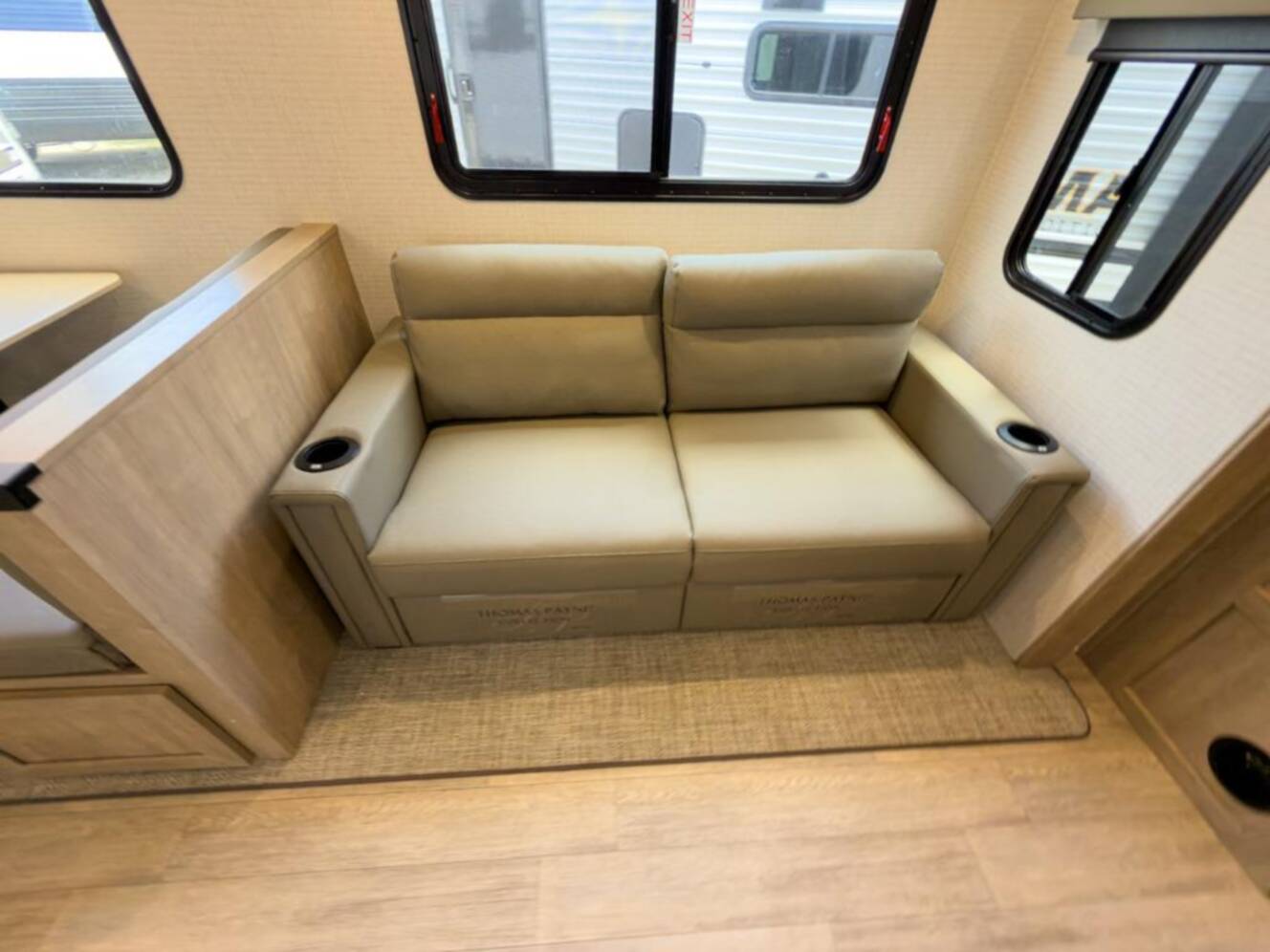 A photo of this 2025 Palomino SolAire 3200TSBH