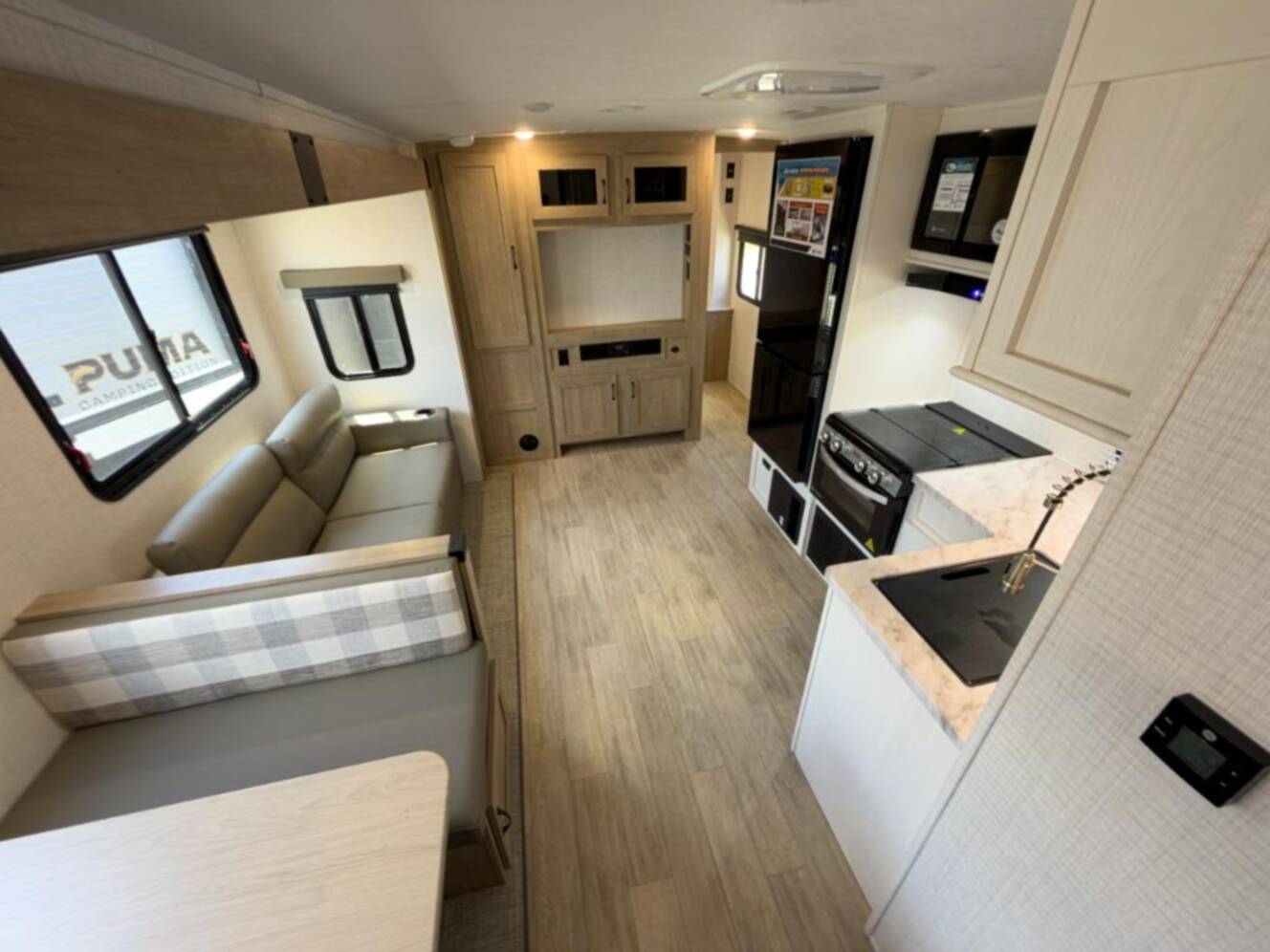 A photo of this 2025 Palomino SolAire 3200TSBH